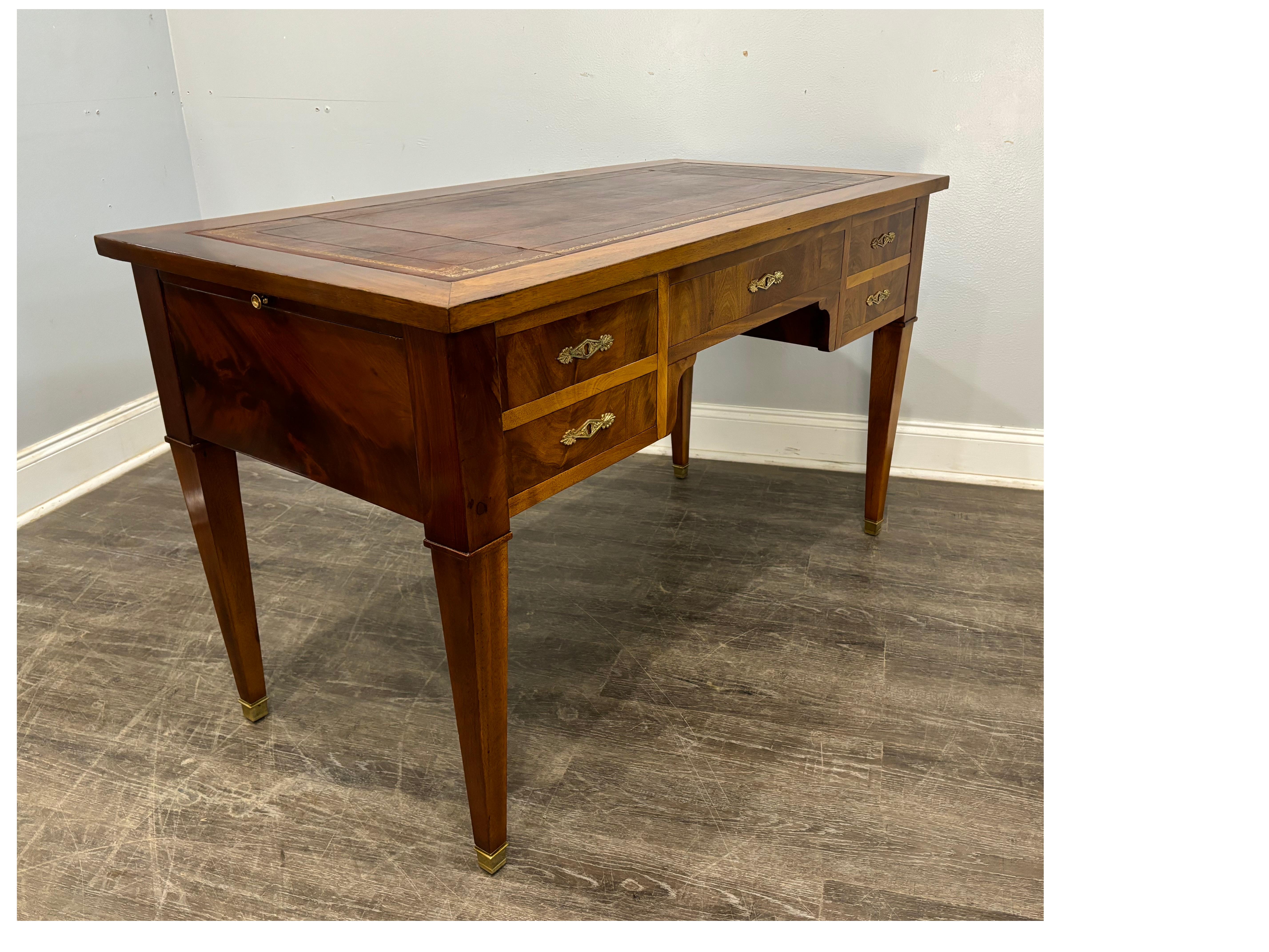 French 19th Century Louis XVI Desk For Sale 9