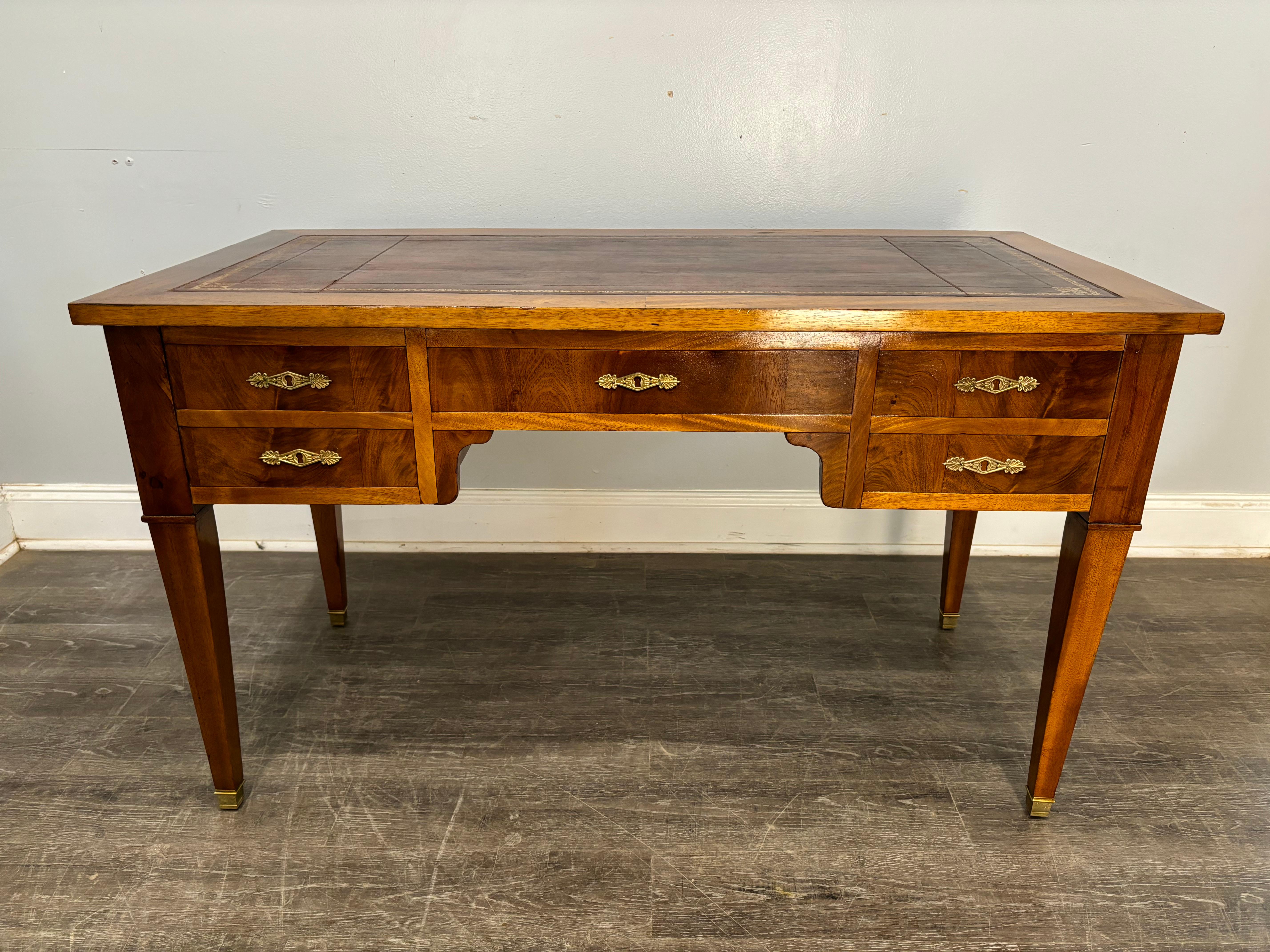French 19th Century Louis XVI Desk For Sale 10