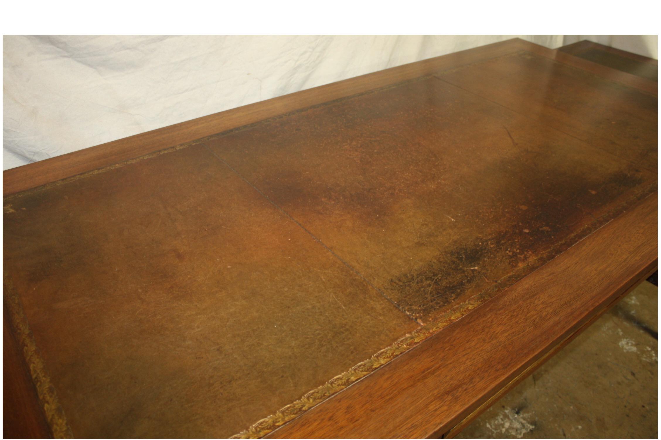 French 19th Century Louis XVI Desk In Good Condition In Stockbridge, GA