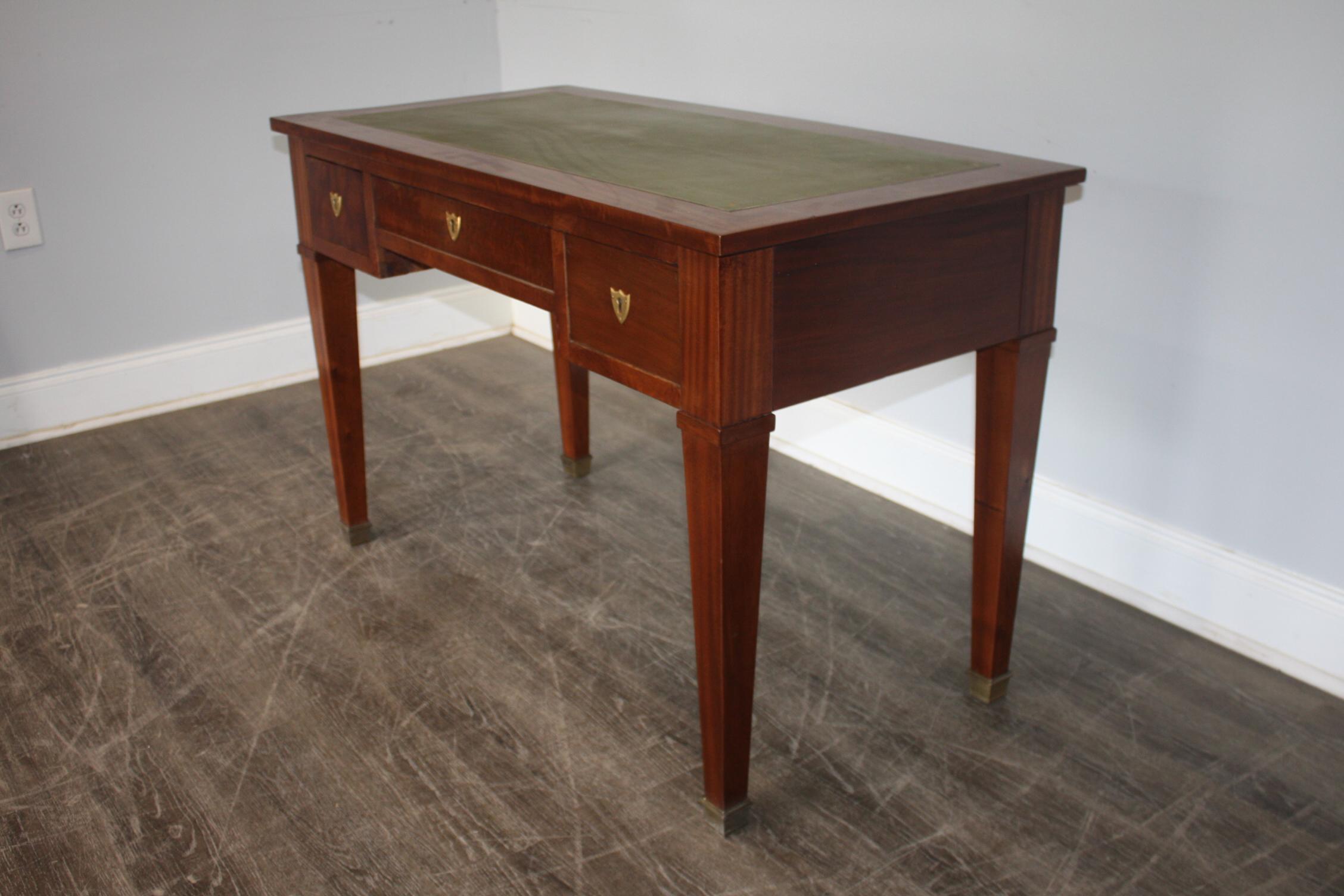 French 19th Century Louis XVI Desk For Sale 2