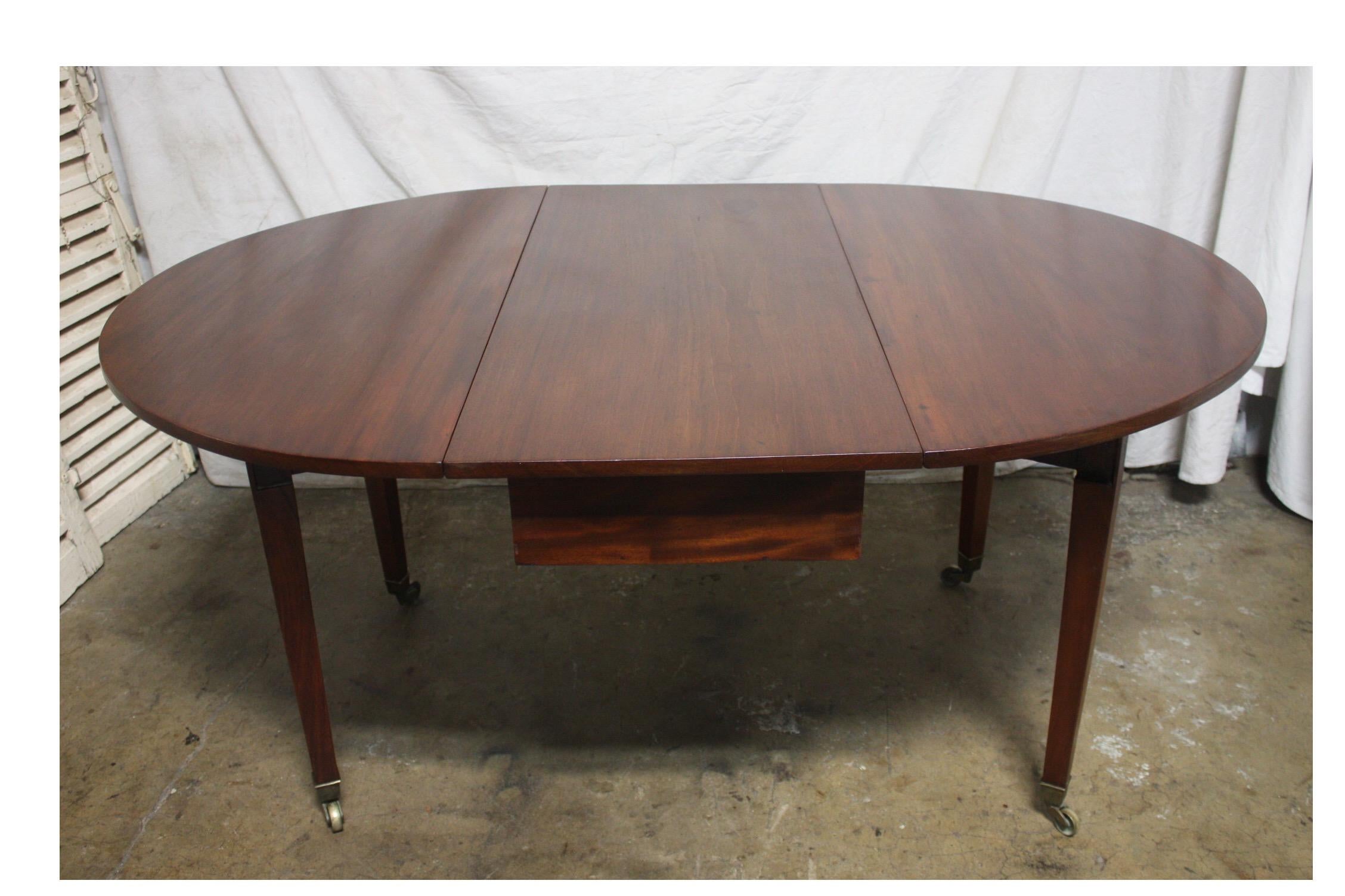 French 19th Century Louis XVI Drop-Leaf Table For Sale 5