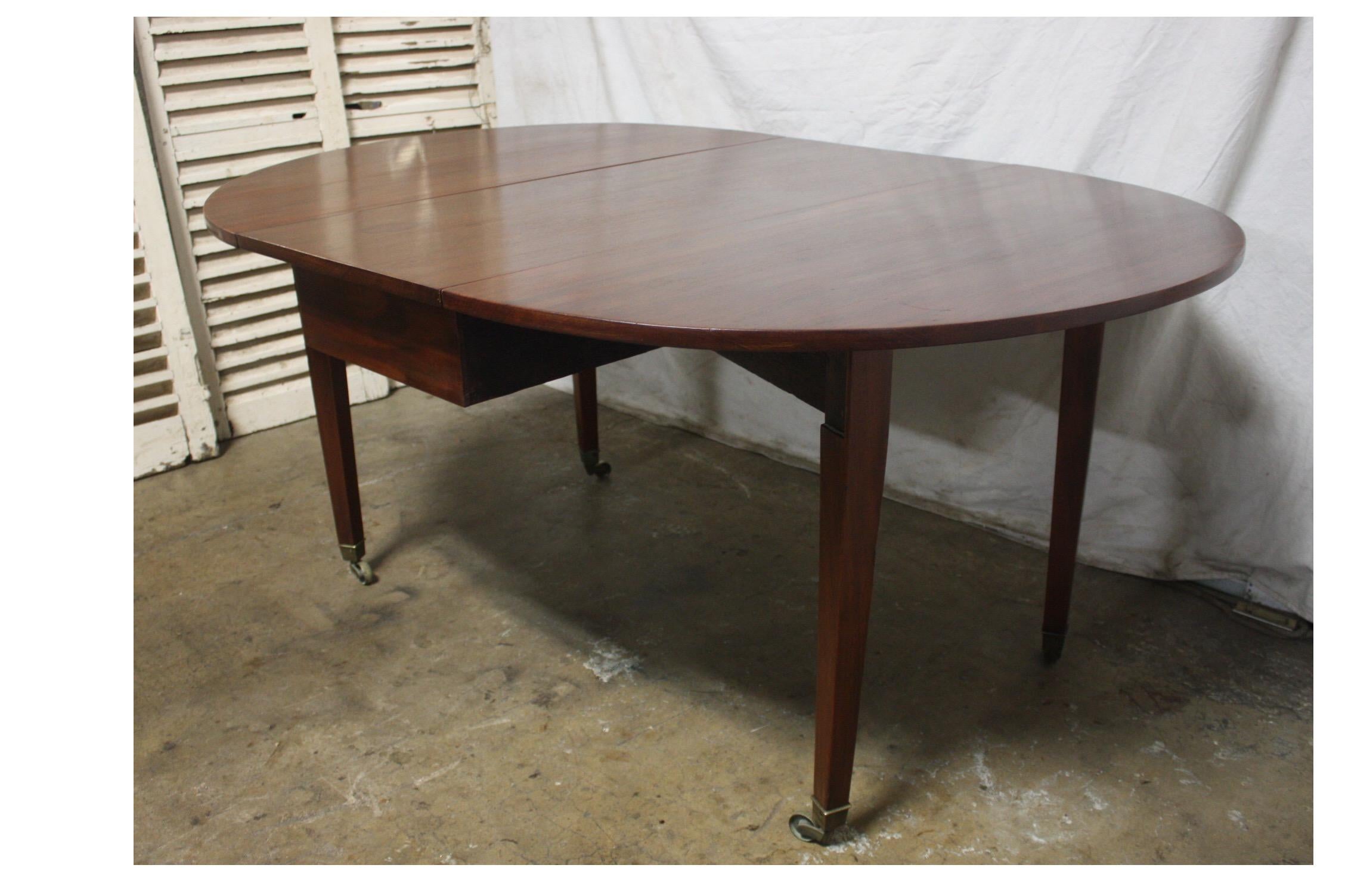 French 19th Century Louis XVI Drop-Leaf Table For Sale 9