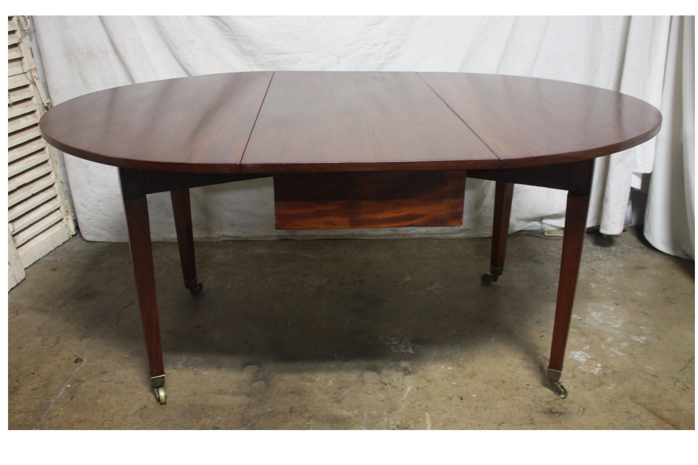 French 19th Century Louis XVI Drop-Leaf Table For Sale 3