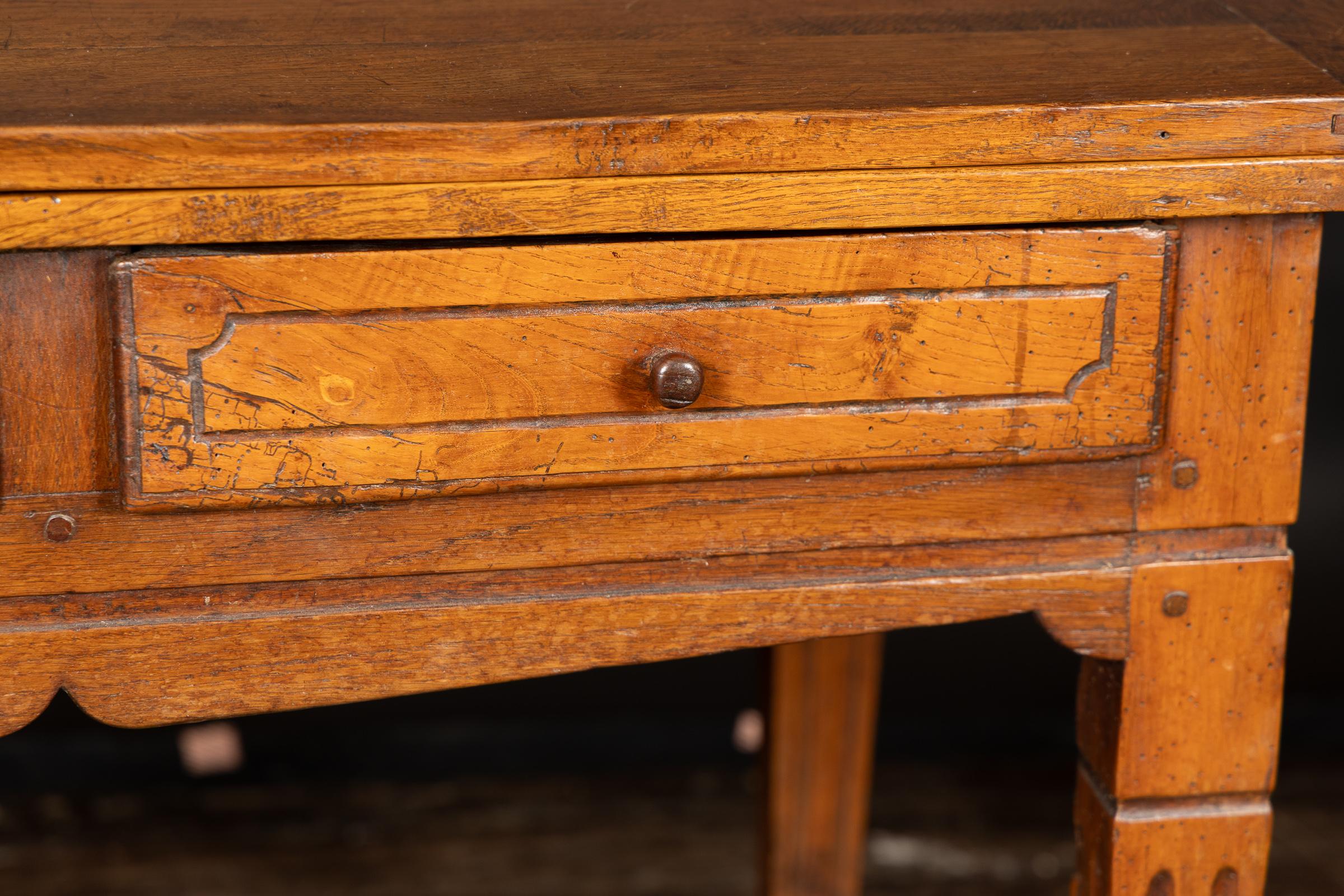 Table à abattant Louis XVI du 19ème siècle en bois fruitier français État moyen - En vente à New Orleans, LA