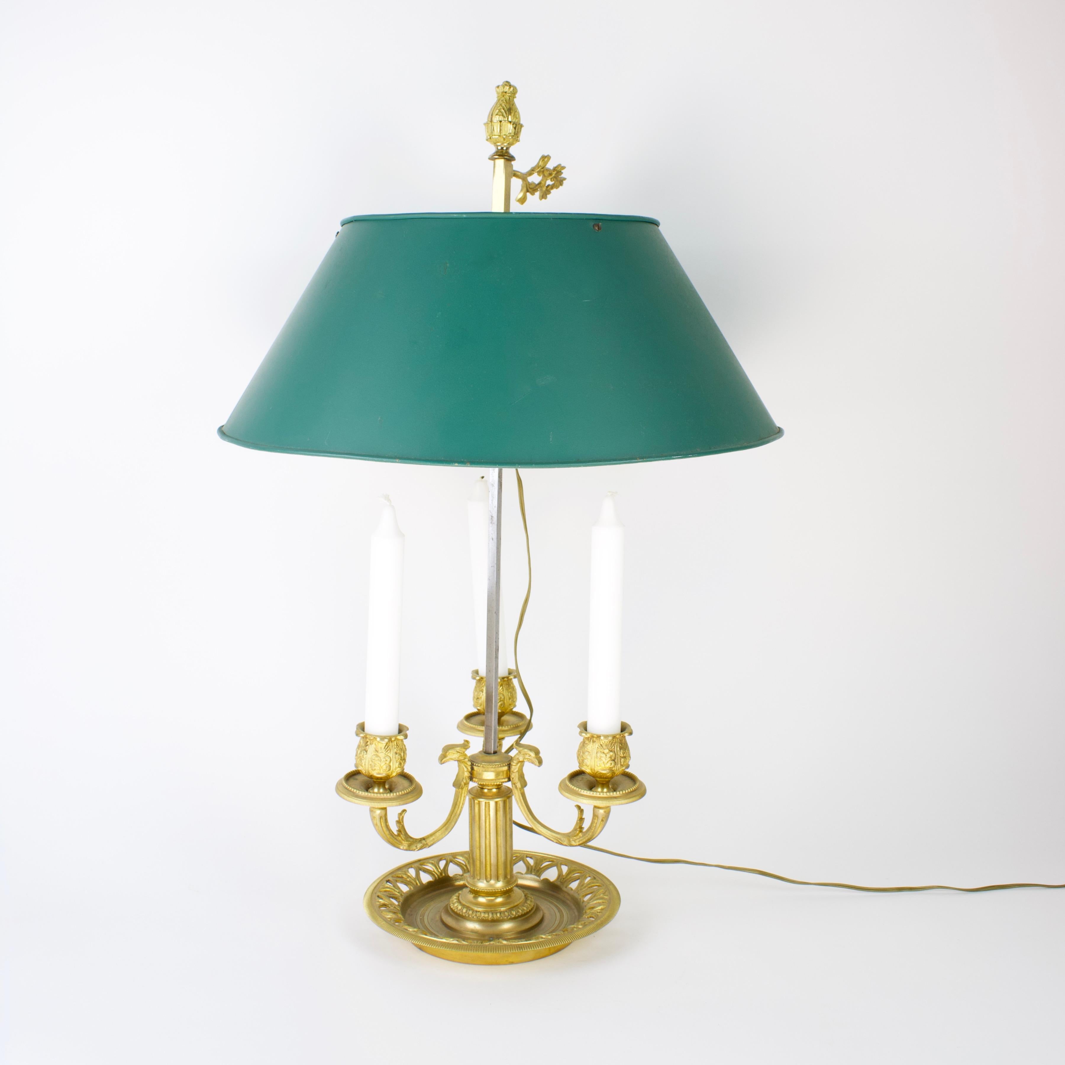 Französische Louis XVI-Bouillotte-Lampe aus vergoldeter Bronze des 19. im Angebot 4