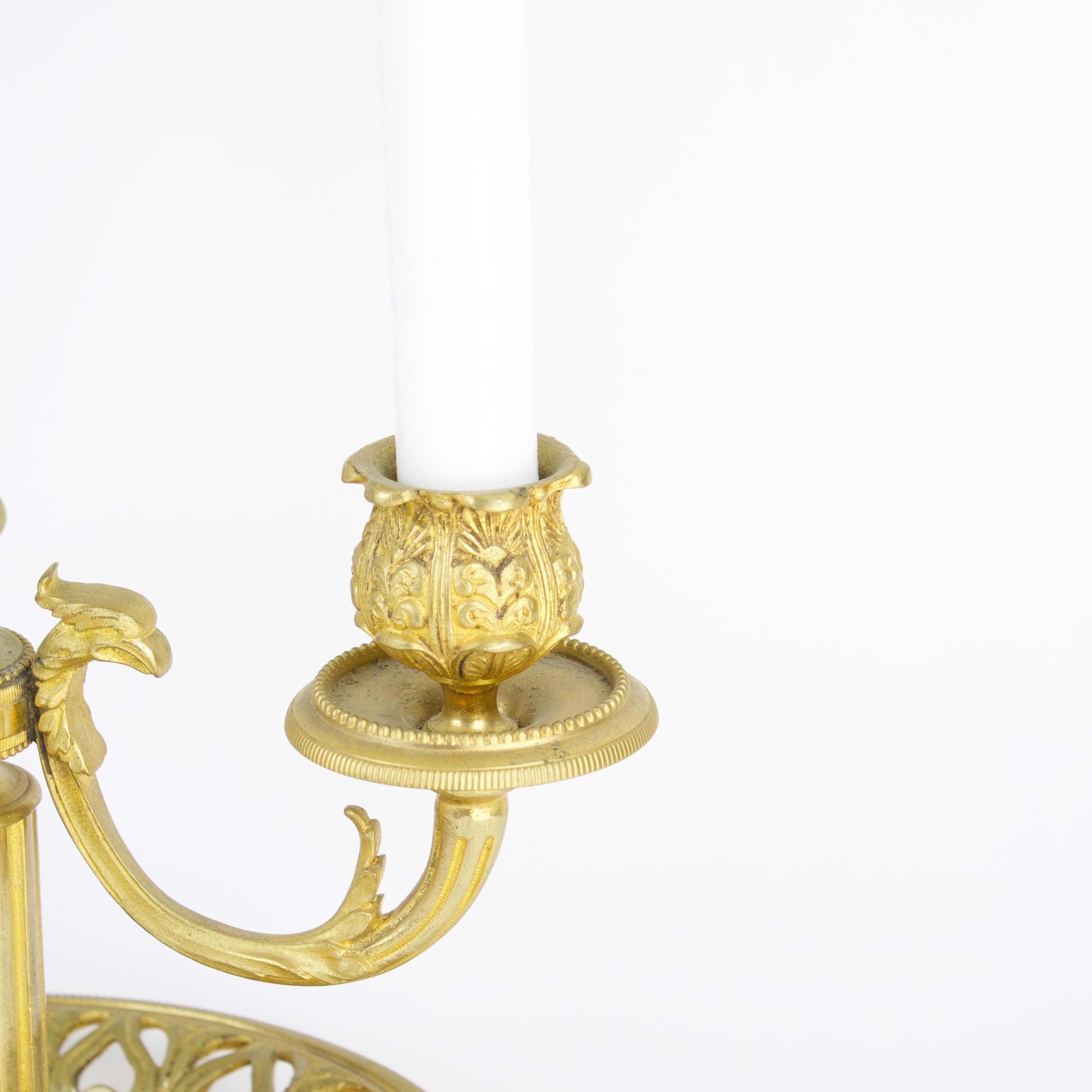 Lampe Bouillotte en bronze doré Louis XVI du 19ème siècle Bon état - En vente à Berlin, DE
