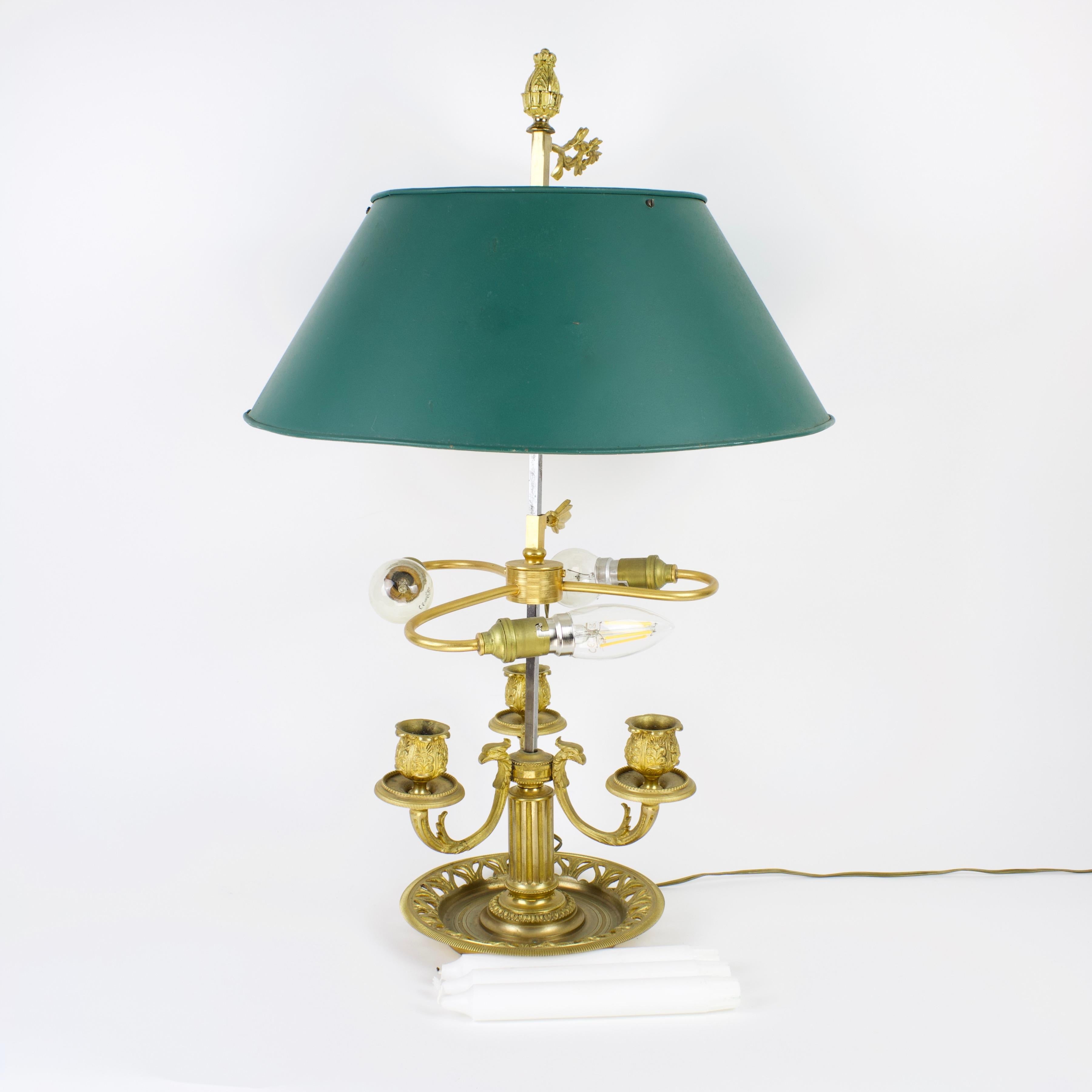 Französische Louis XVI-Bouillotte-Lampe aus vergoldeter Bronze des 19. (19. Jahrhundert) im Angebot