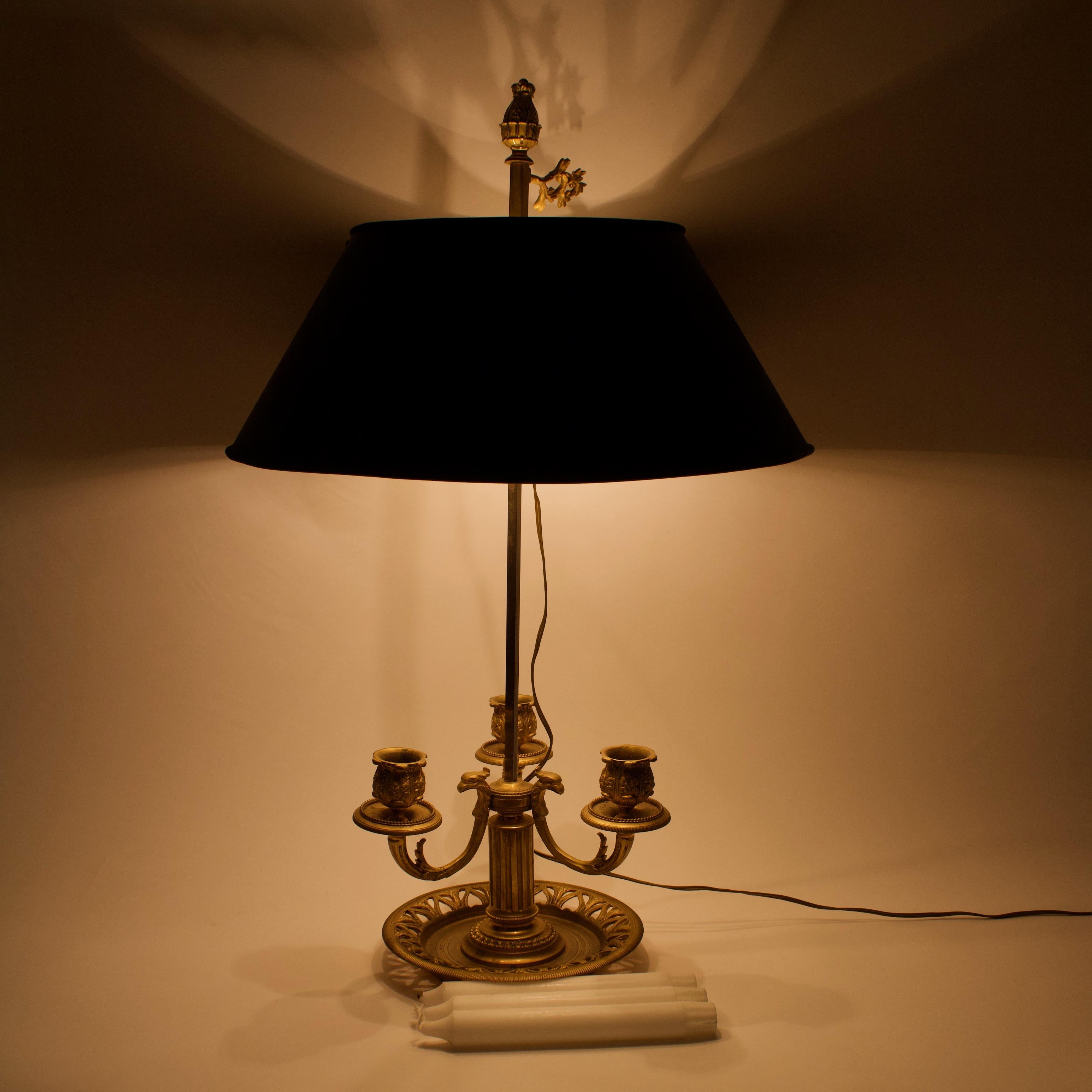 Lampe Bouillotte en bronze doré Louis XVI du 19ème siècle en vente 1