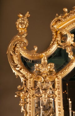 Specchio francese del XIX secolo Luigi XVI in foglia d'oro con vetro smussato