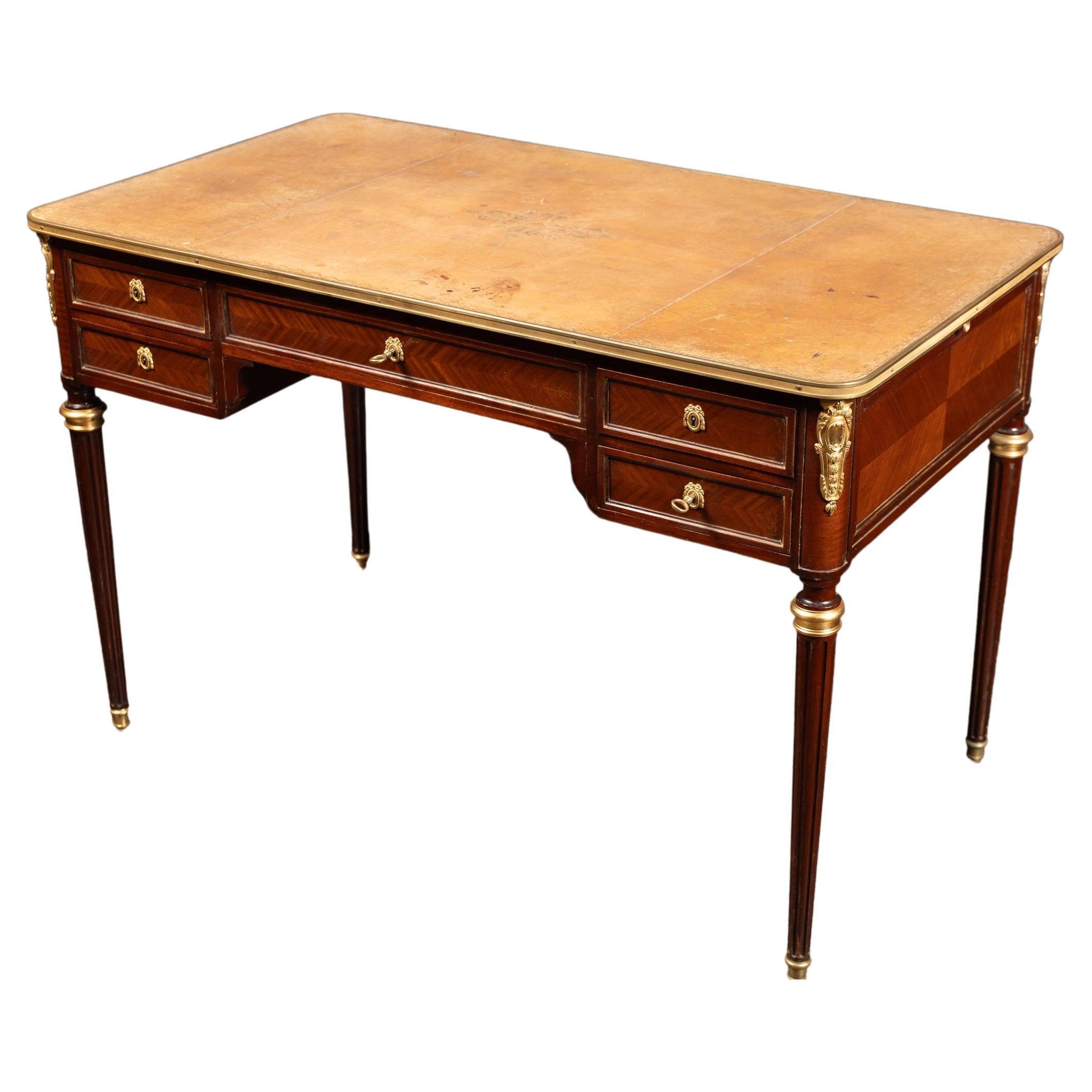 Bureau à genoux en acajou Louis XVI du 19e siècle