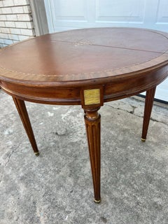 Table de salon française du XIXe siècle, de style Louis XVI, en acajou avec plateau en cuir