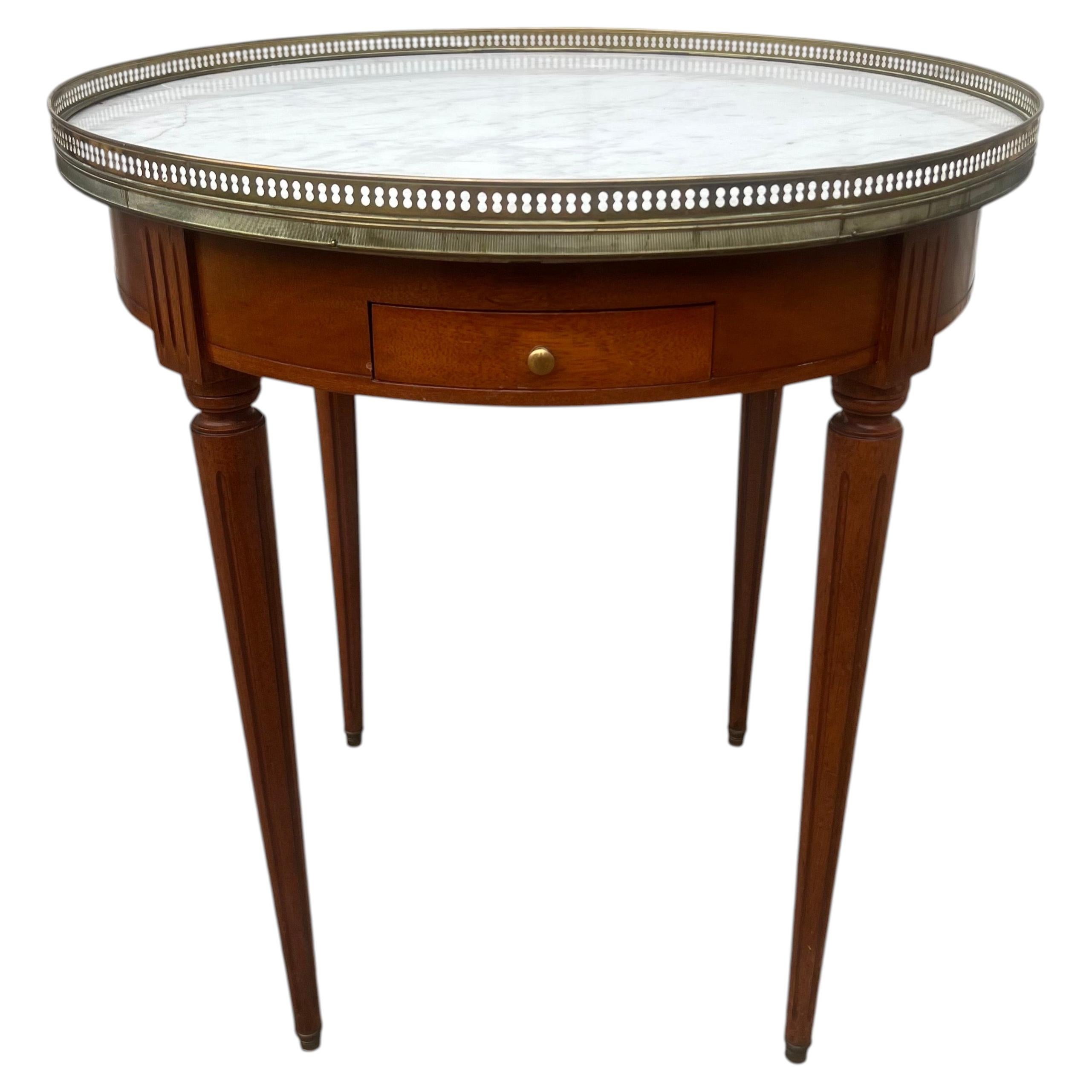 Table d'appoint ronde française du XIXe siècle, de style Louis XVI, en acajou, avec plateau en marbre « bouillotte »