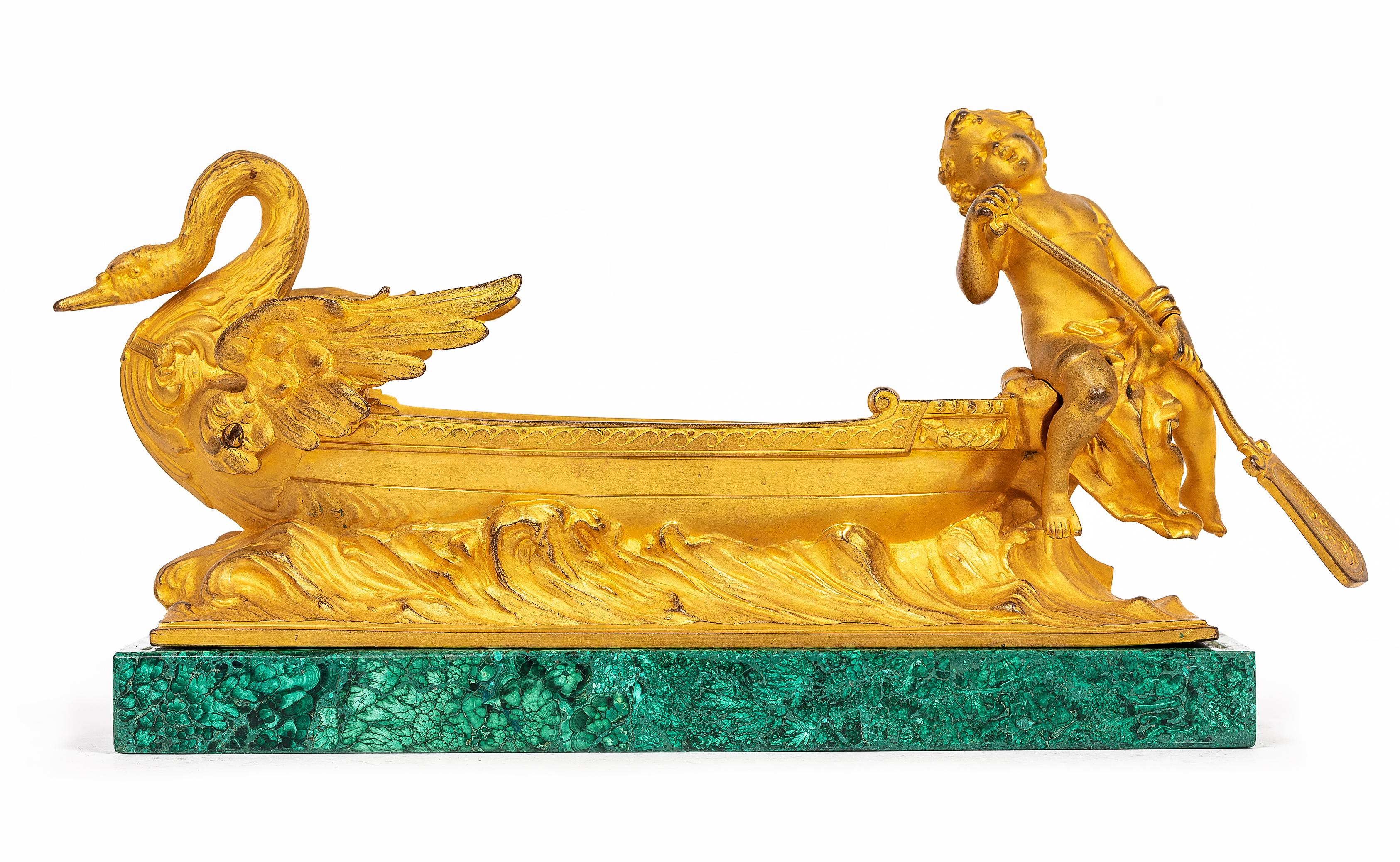 Eine hervorragende und wunderbare Französisch 19. Jahrhundert Louis XVI Ormolu und Malachit Centerpiece. Das Mittelstück steht auf einem rechteckigen Malachit-Sockel, der die schöne natürliche grüne Farbe des Steins zur Geltung bringt. Oben ist ein