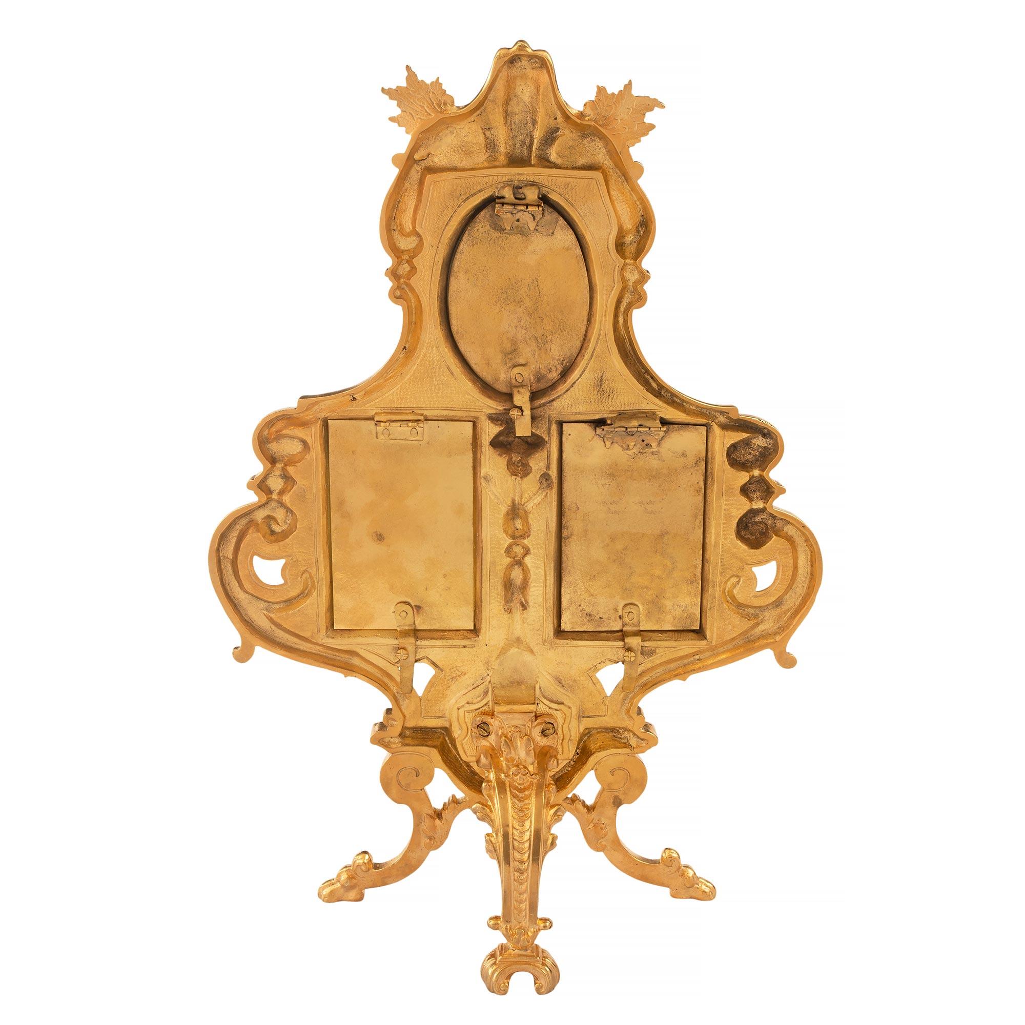  Rahmen aus Goldbronze im Louis-XVI-Stil des 19. Jahrhunderts (Französisch) im Angebot