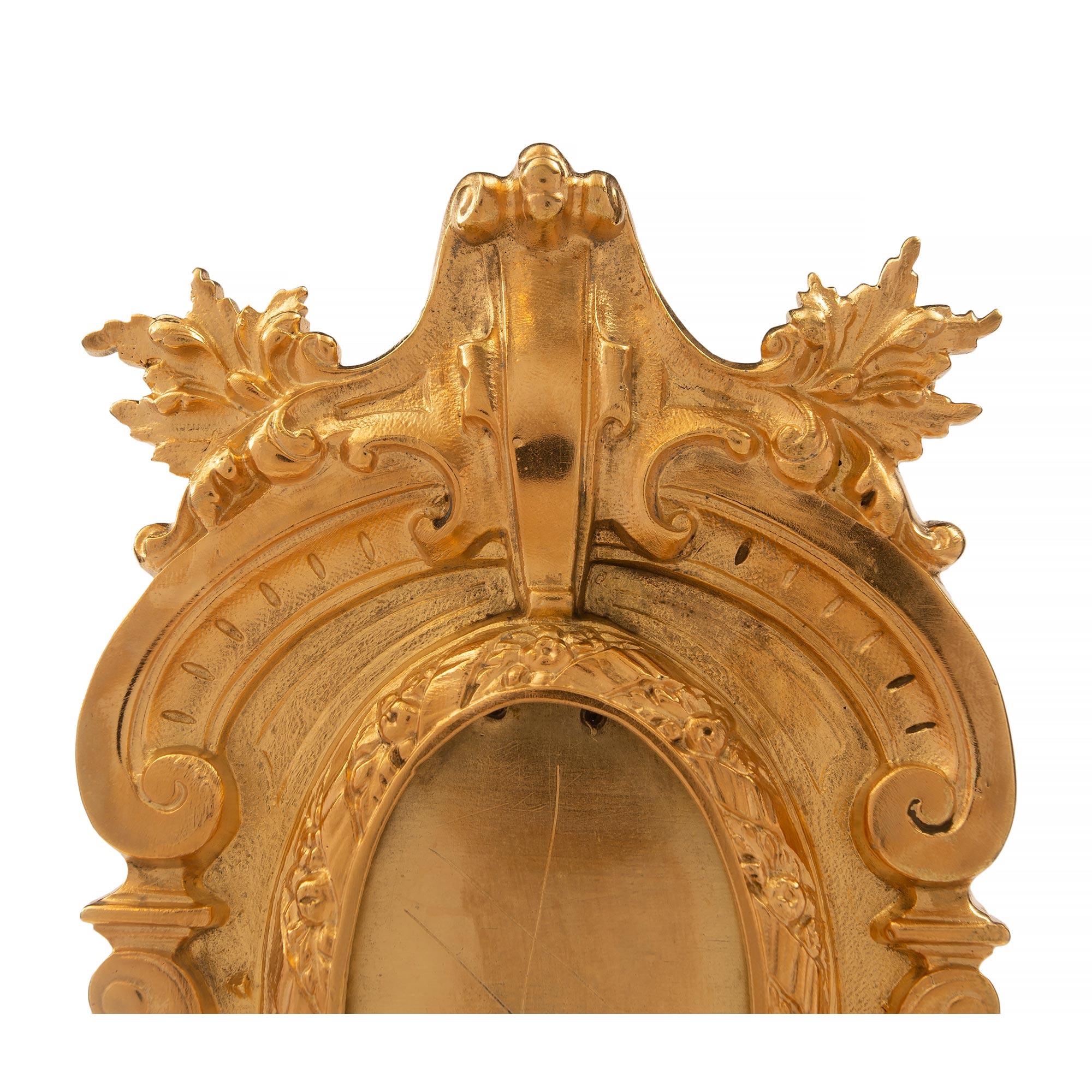  Rahmen aus Goldbronze im Louis-XVI-Stil des 19. Jahrhunderts im Zustand „Gut“ im Angebot in West Palm Beach, FL