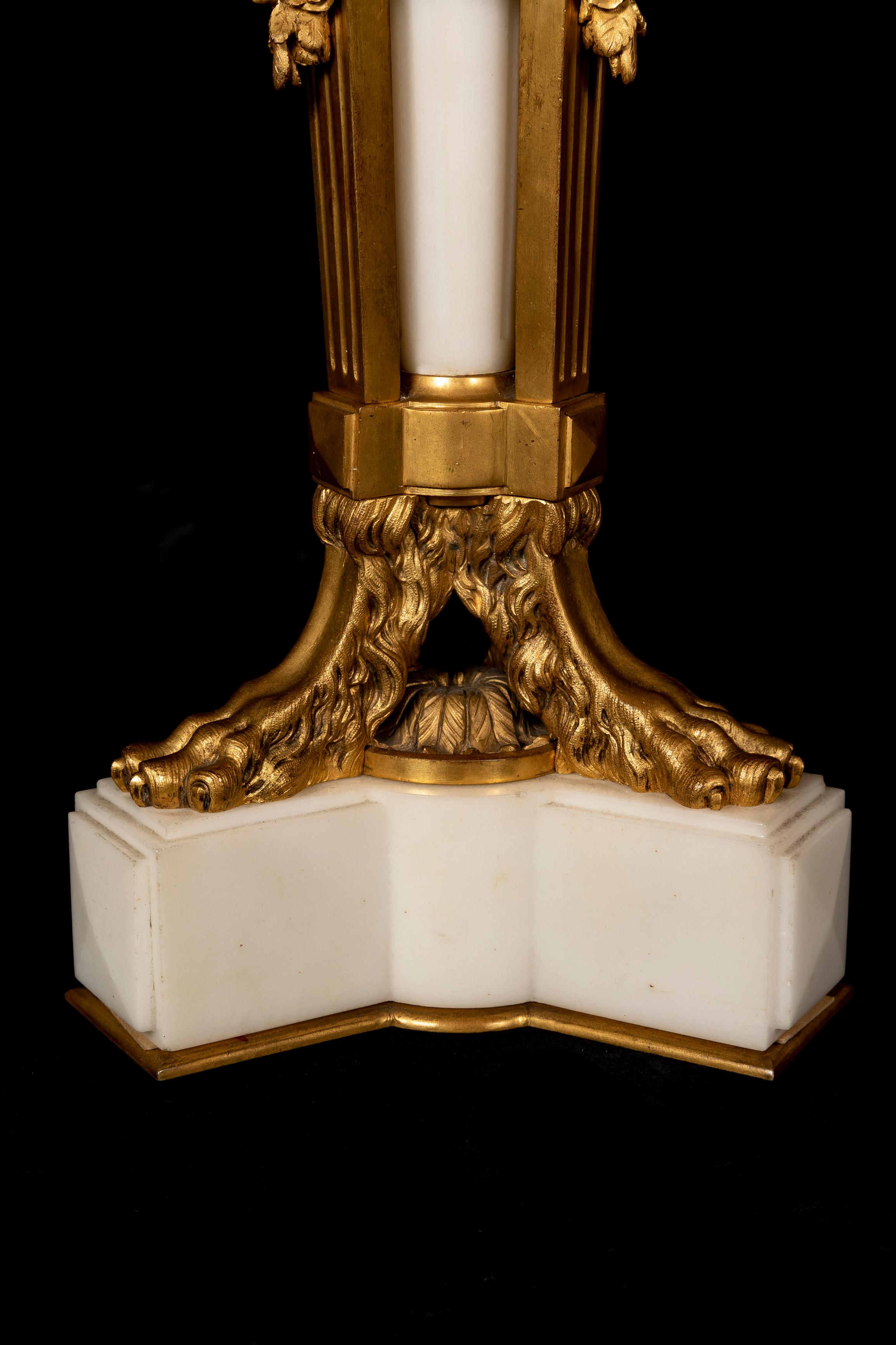 Ensemble de pendules en bronze doré et marbre Louis XVI du 19ème siècle, vendu par Tiffany & Co. en vente 11