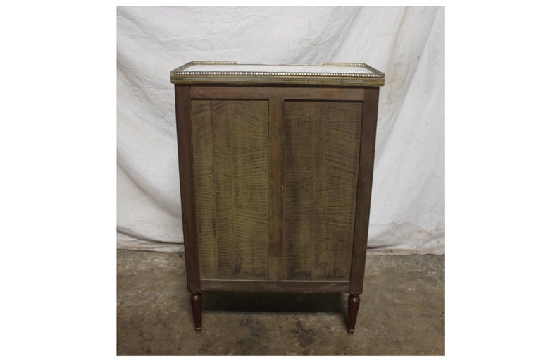 French 19th Century Louis XVI Small Commode For Sale 6