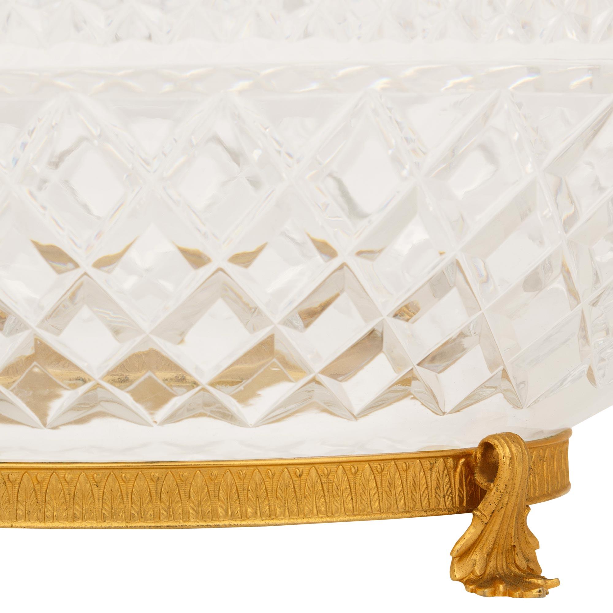 Französisch 19. Jahrhundert Louis XVI st. Baccarat Kristall und Ormolu Mittelstück im Angebot 3