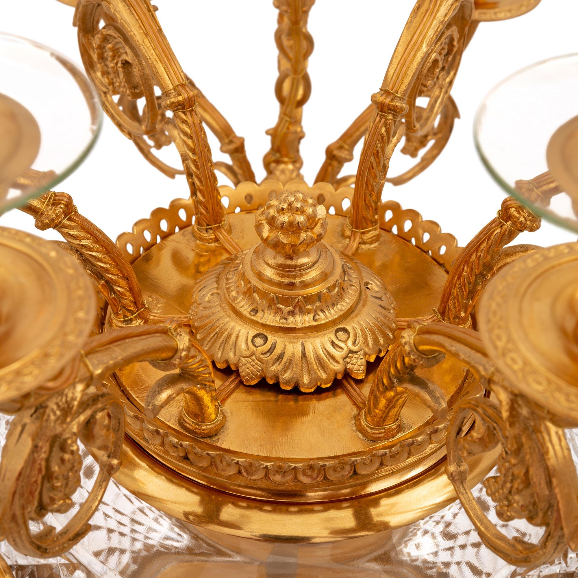 Cristallo Lampadario francese del 19° secolo St. Louis Crystal e Ormolu di Baccarat in vendita