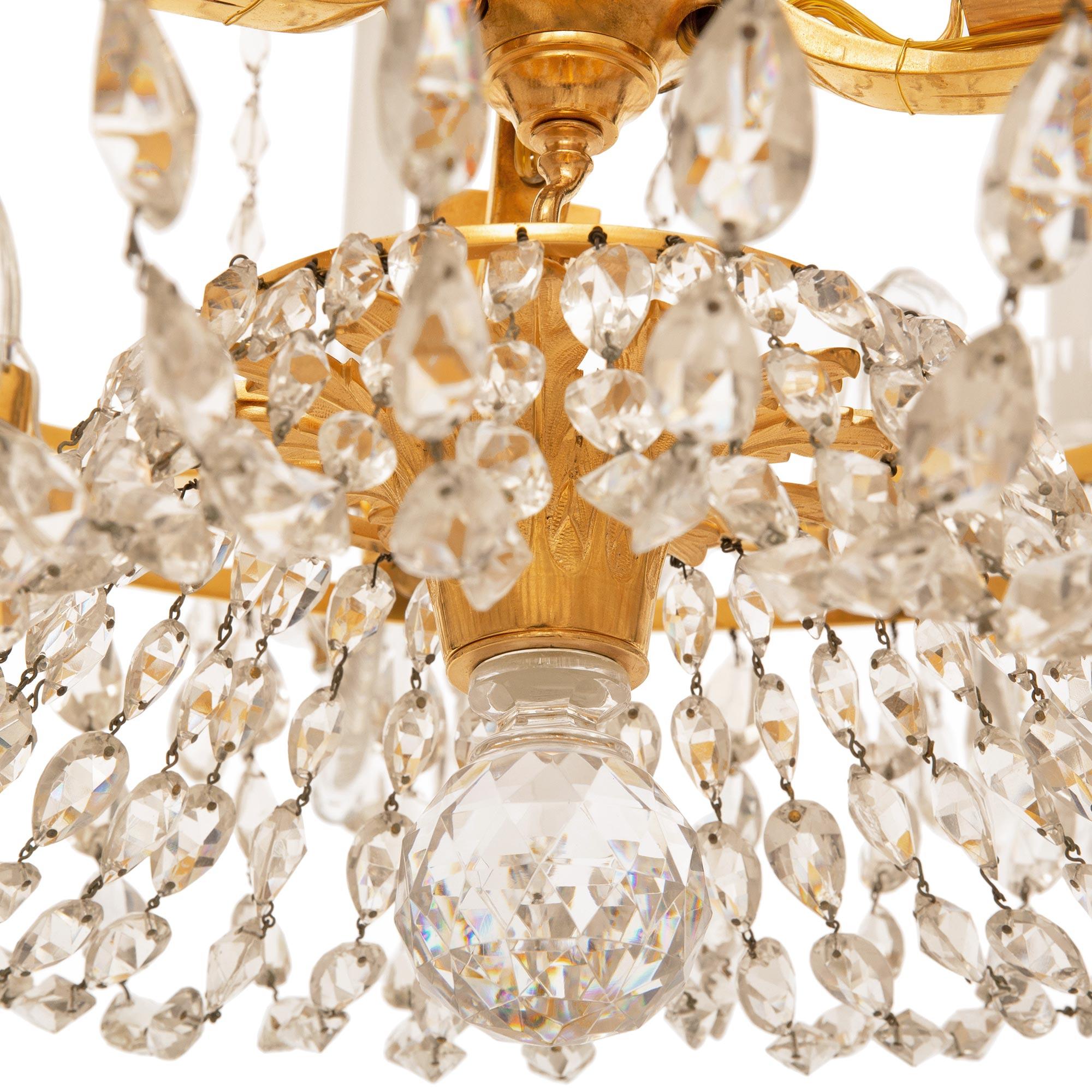 Lampadario francese del XIX secolo St. Louis Crystal e Ormolat del XIX secolo in vendita 1