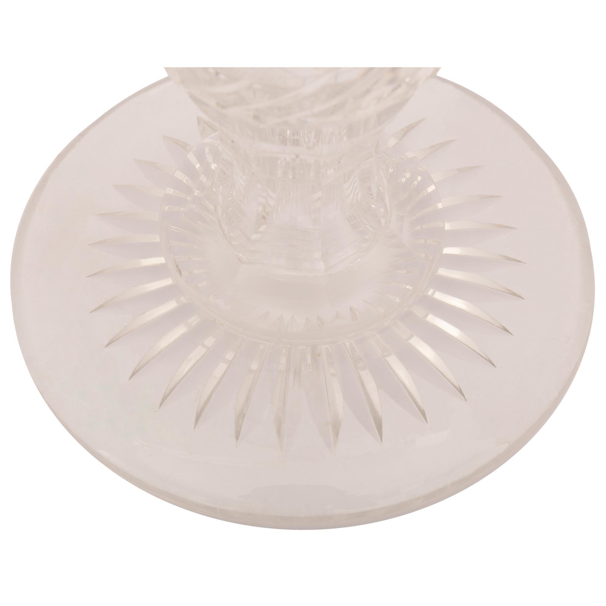 Lámpara francesa del siglo XIX Luis XVI de cristal de Baccarat y ormolu en venta 1
