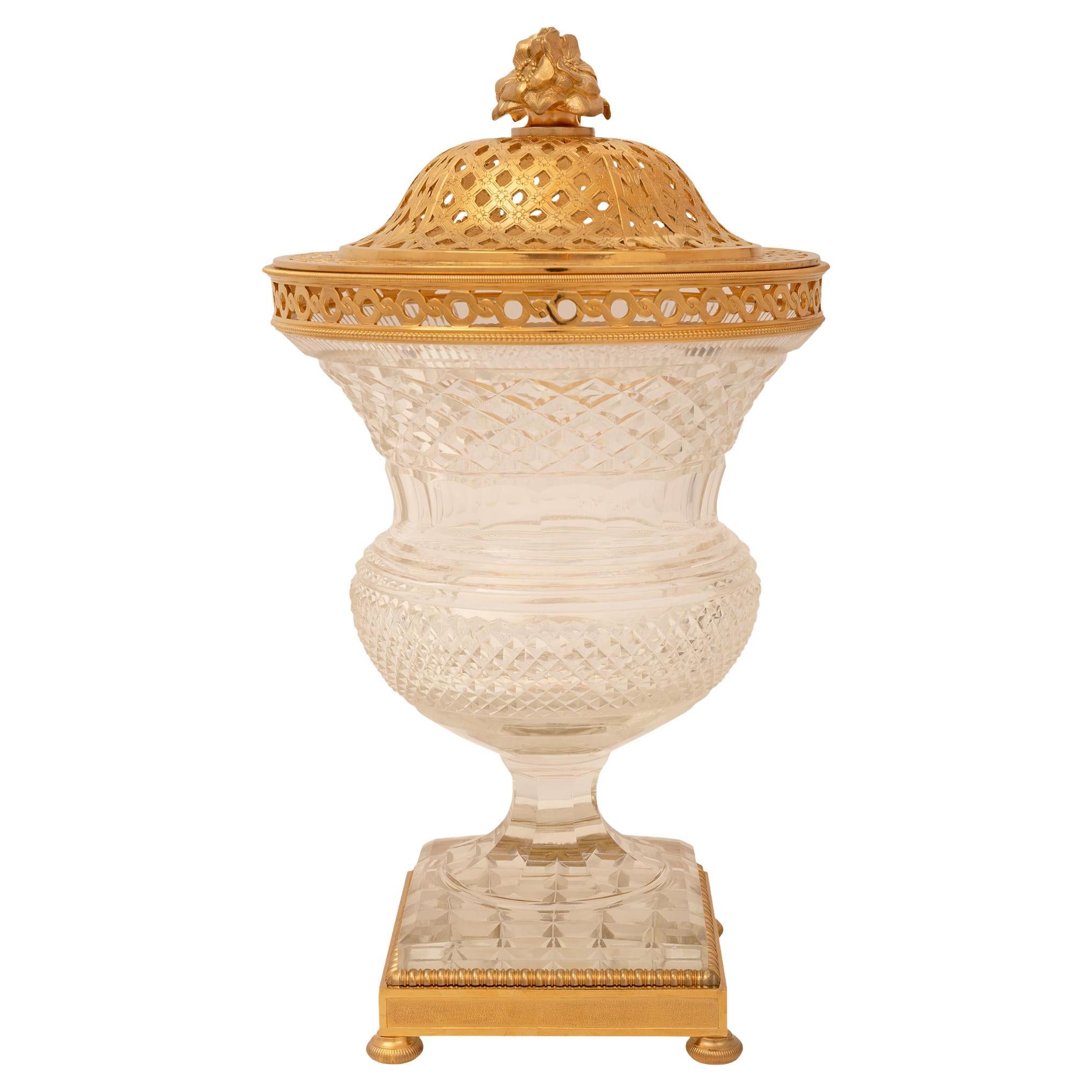 Französische Pourri-Urne aus Baccarat-Kristall und Goldbronze im Louis-XVI-Stil des 19. Jahrhunderts