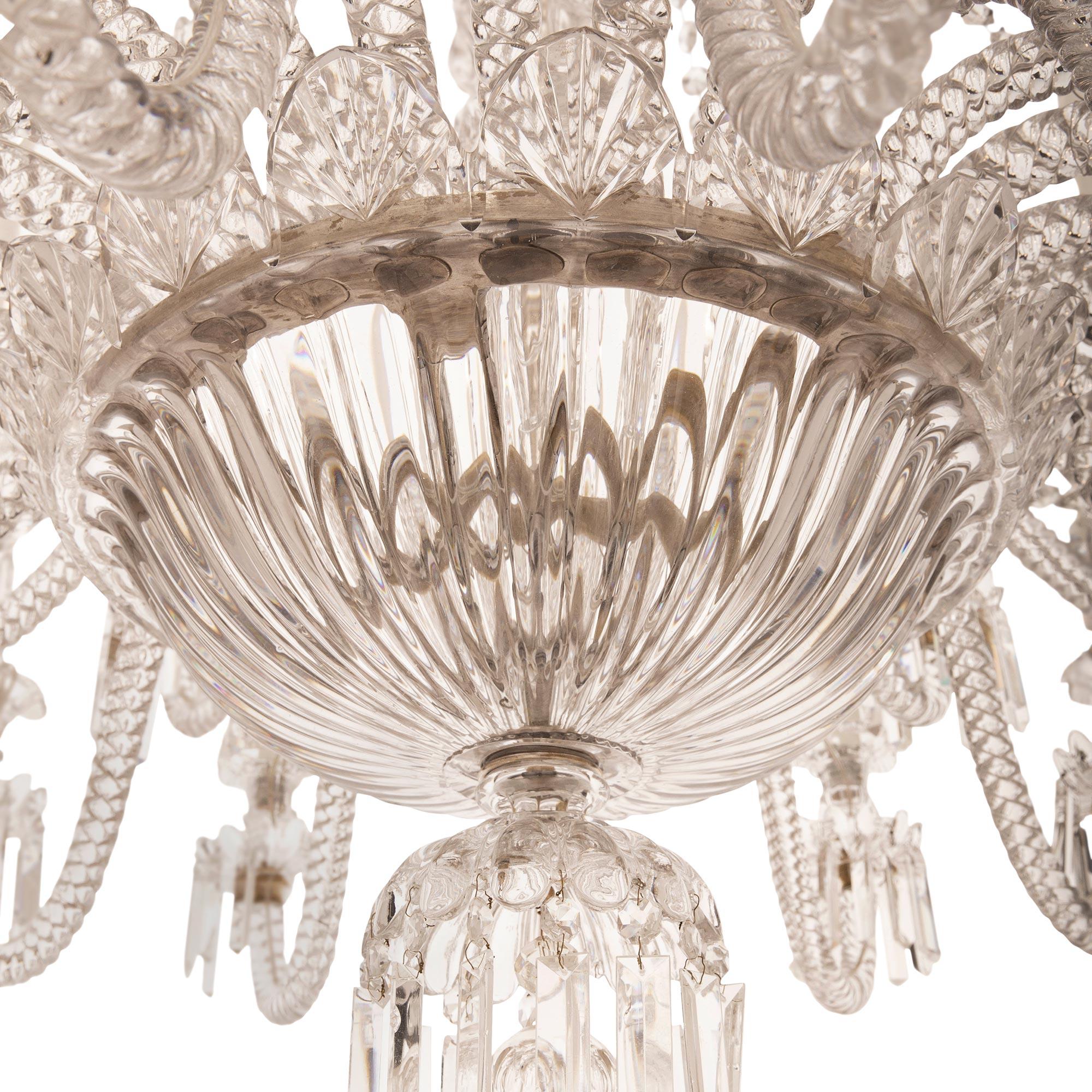 Lustre français Louis XVI du 19ème siècle en cristal de St. Baccarat en vente 1