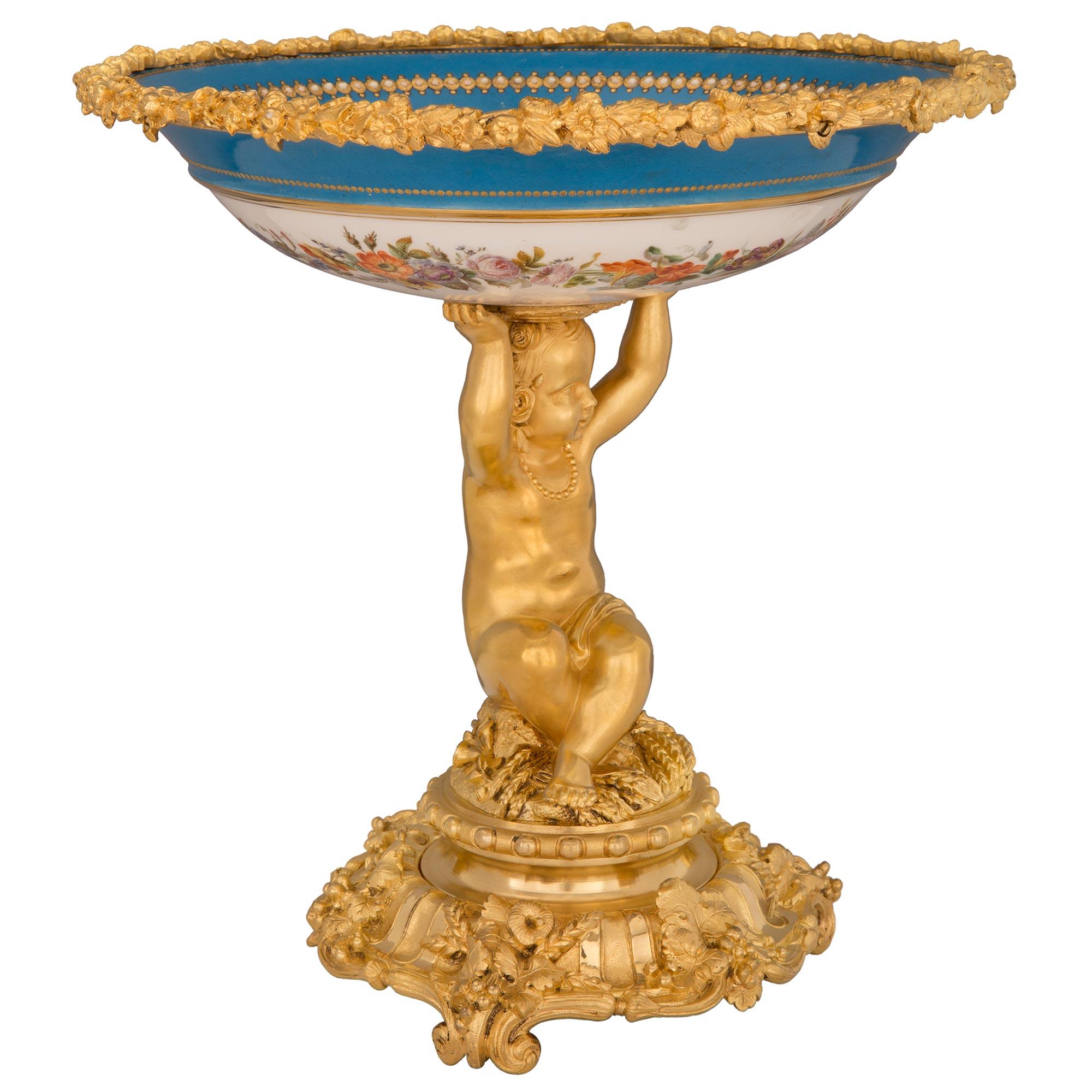 French 19th Century Louis XVI St. Belle Époque Period Centerpiece In Good Condition For Sale In West Palm Beach, FL