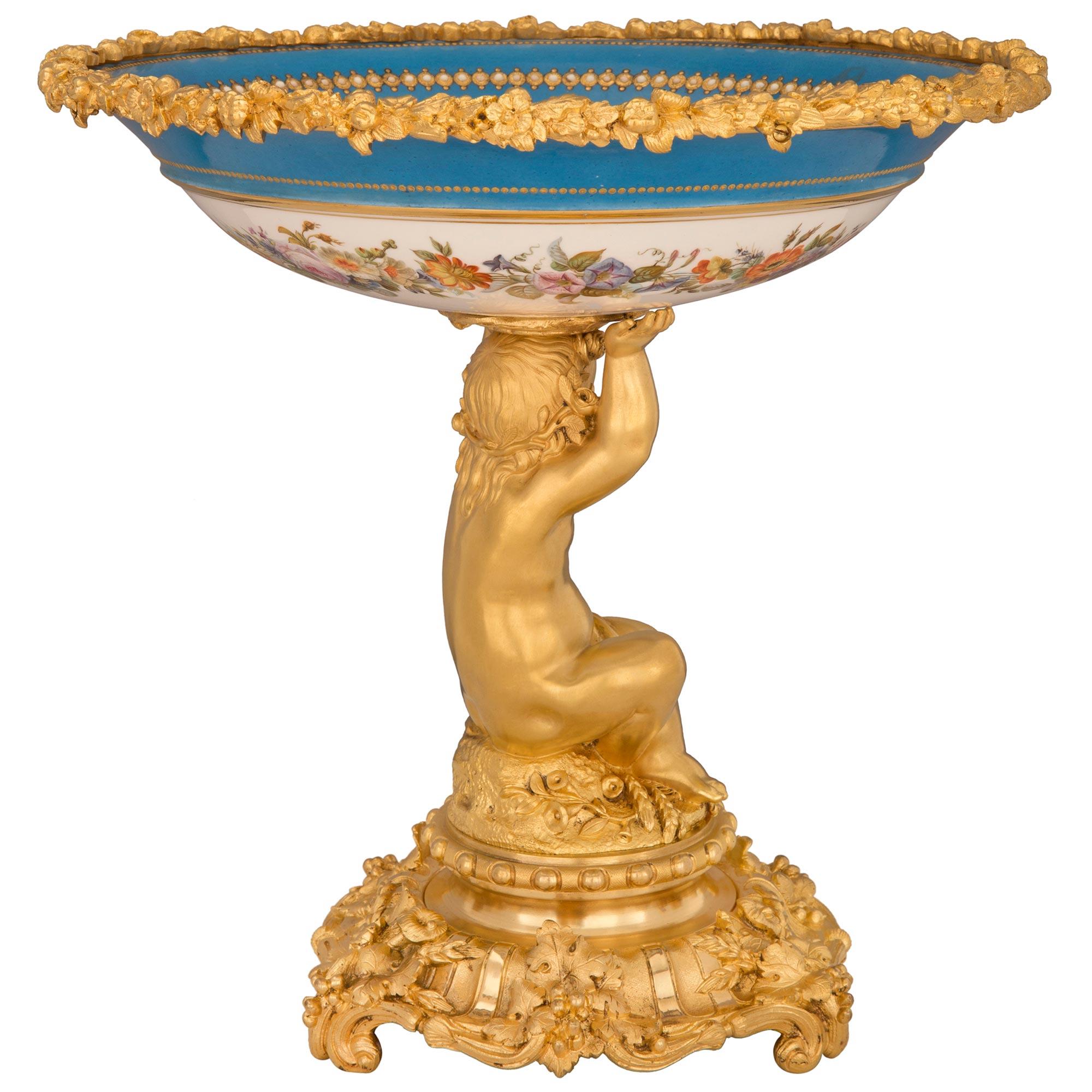 Porcelain French 19th Century Louis XVI St. Belle Époque Period Centerpiece For Sale