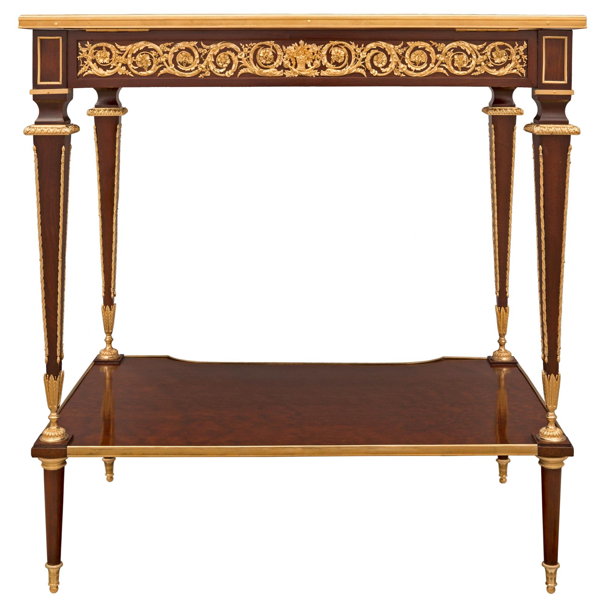 French 19th Century Louis XVI St. Belle Époque Period Display Table For Sale 3