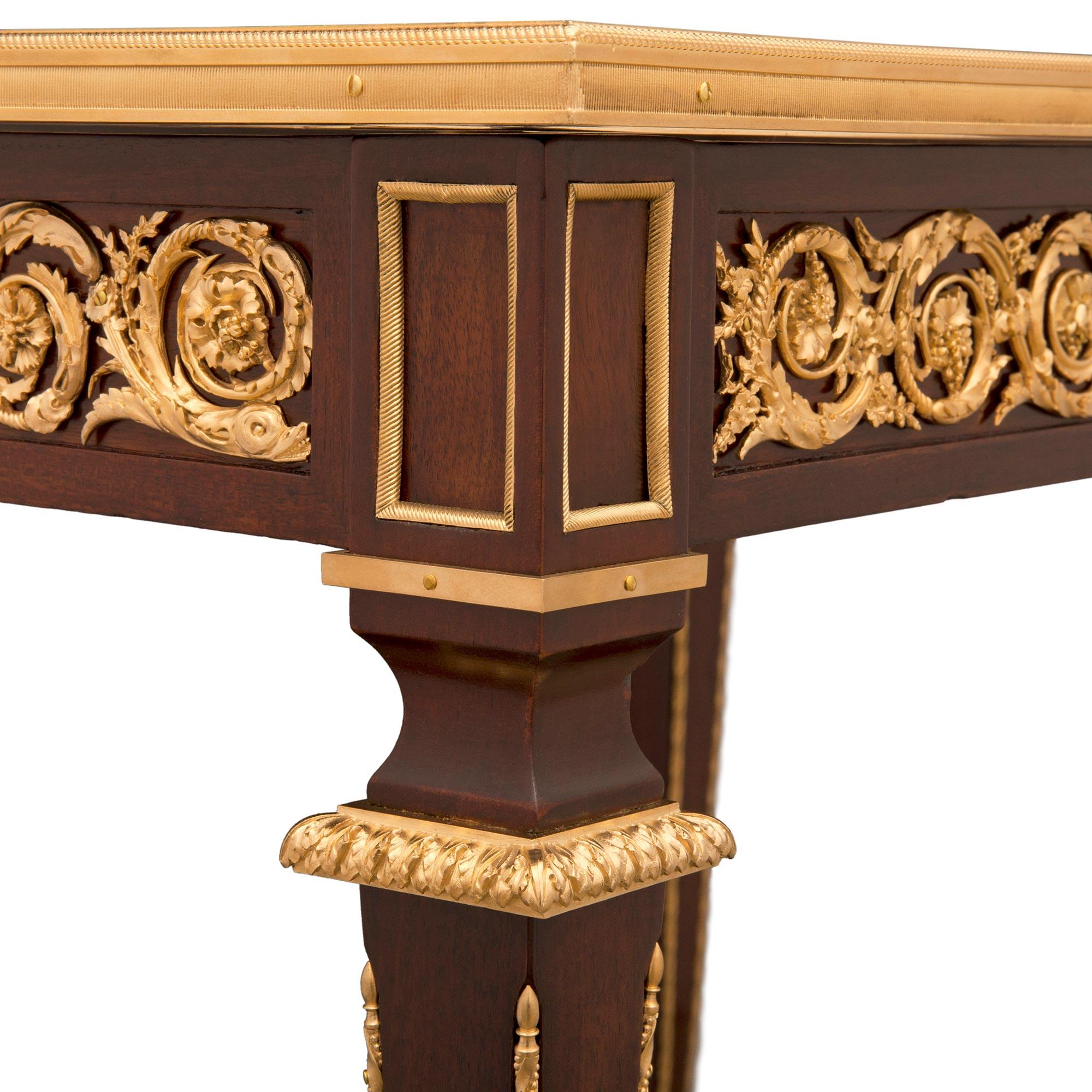 French 19th Century Louis XVI St. Belle Époque Period Display Table For Sale 4