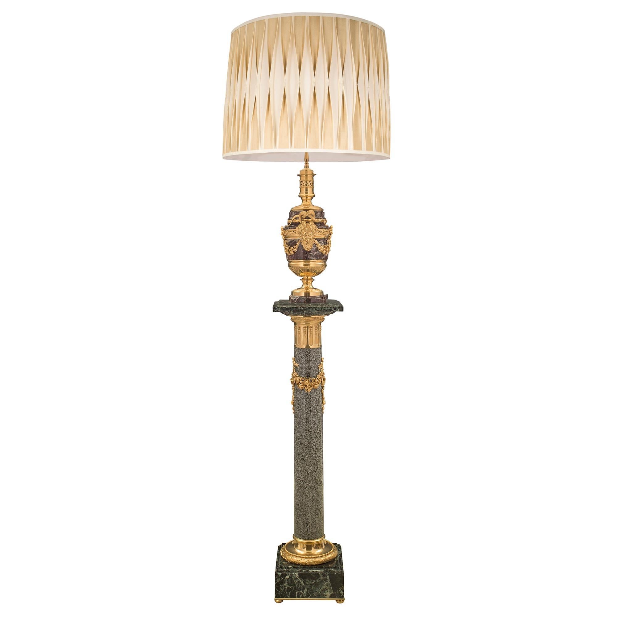 Französische Stehlampe aus der Louis-XVI-Stil der Belle Époque des 19. Jahrhunderts (Louis XVI.) im Angebot