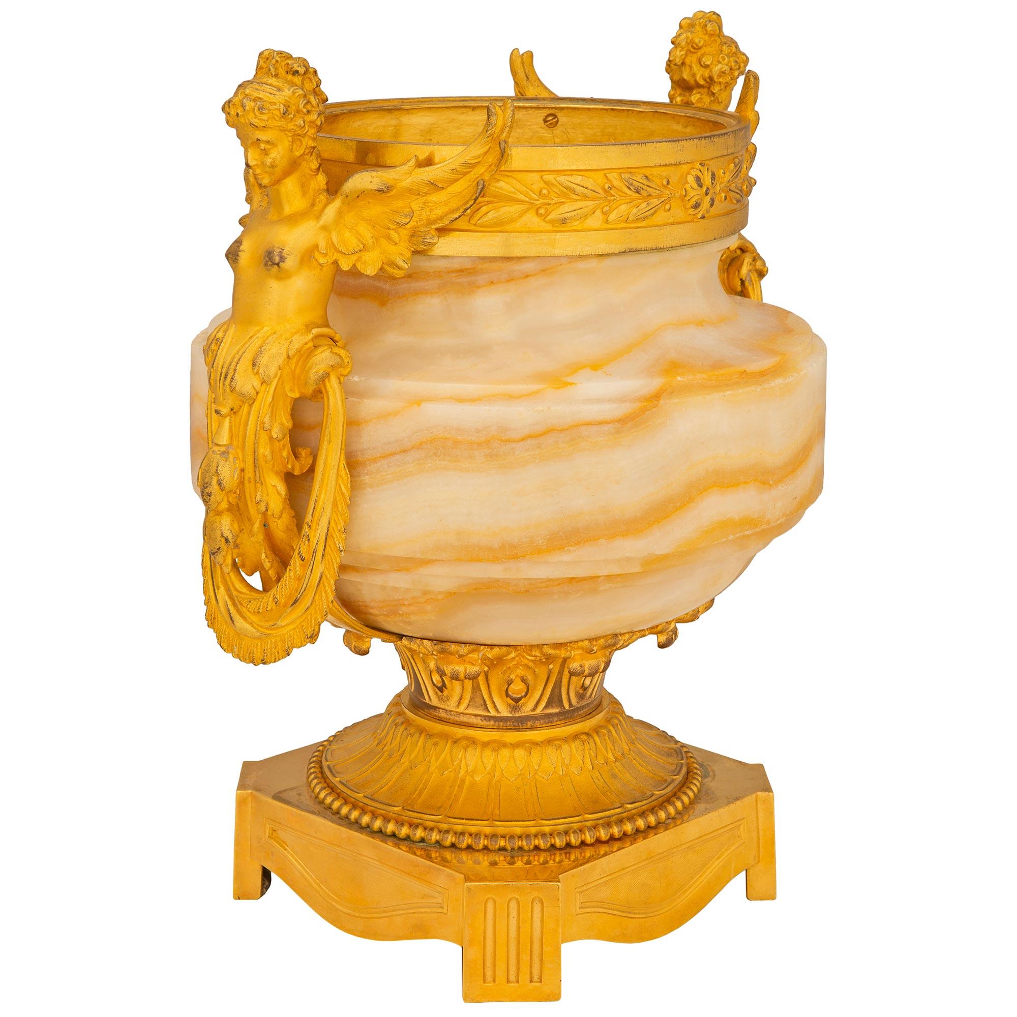 Urne en onyx et ormolu du XIXe siècle de style Louis XVI et de la période Belle Époque Bon état - En vente à West Palm Beach, FL