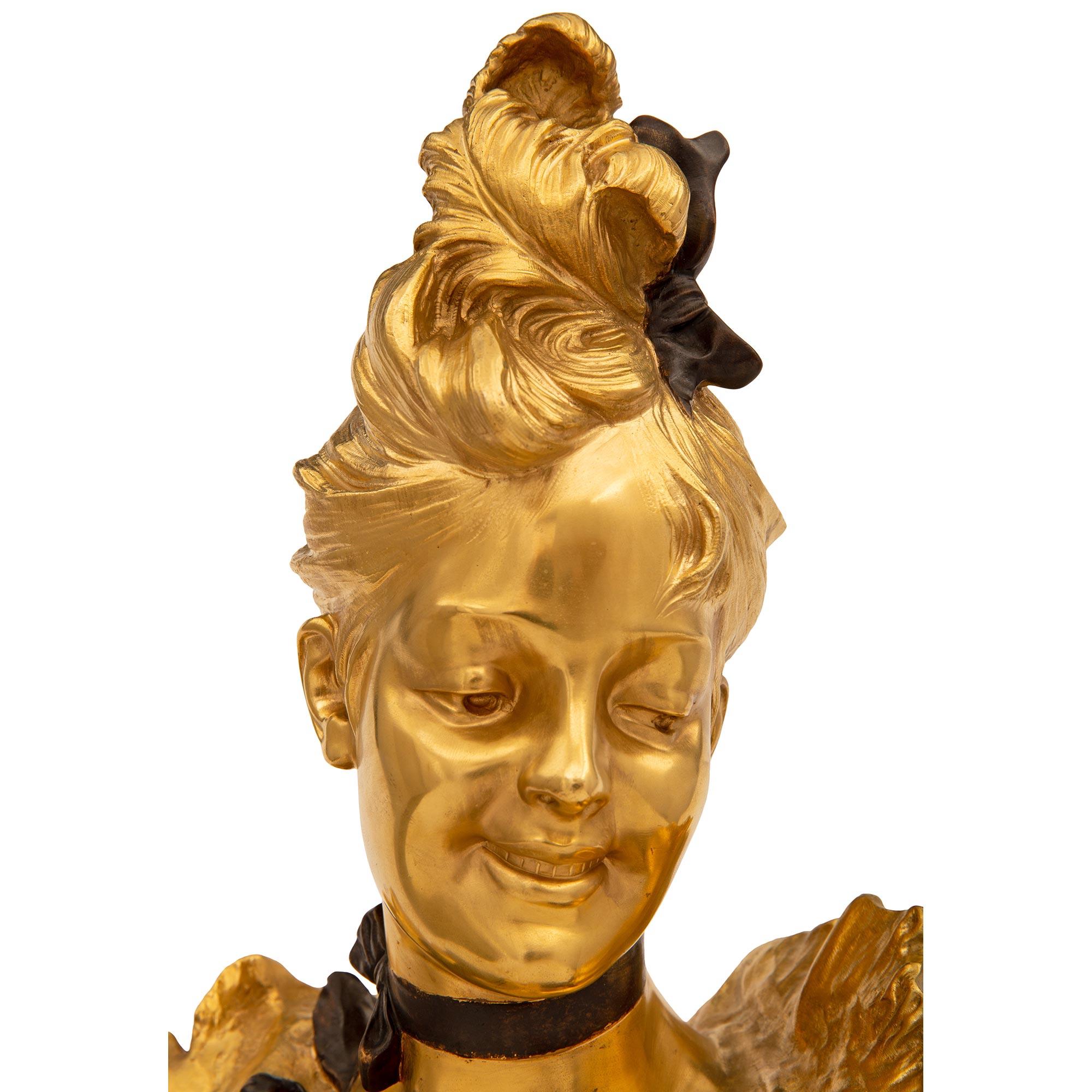 Patiné Buste en bronze et ormolu de style Louis XVI du 19ème siècle de la période Belle Poque française en vente