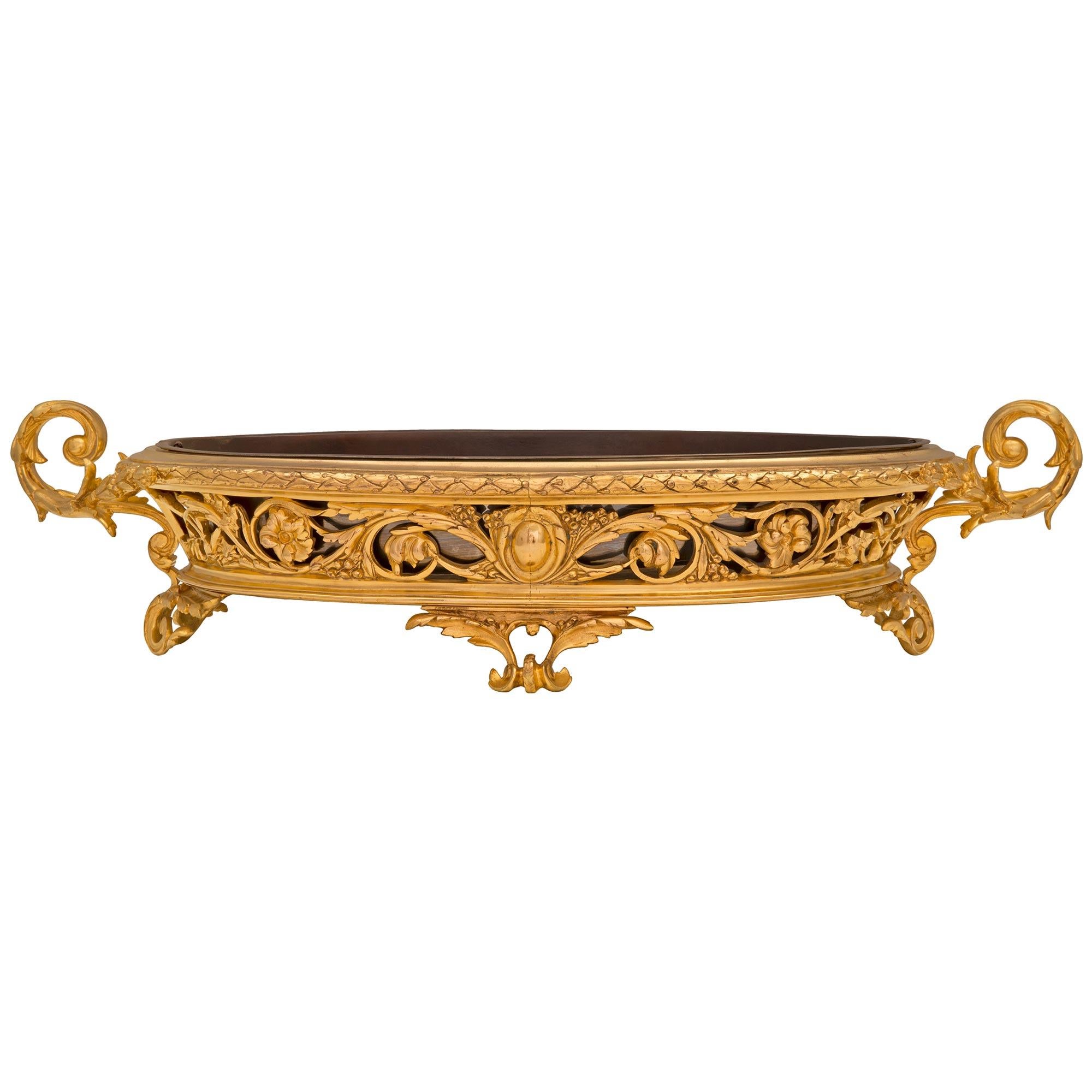 Centre de table en bronze doré d'époque St. Belle poque du 19ème siècle de style Louis XVI Bon état - En vente à West Palm Beach, FL