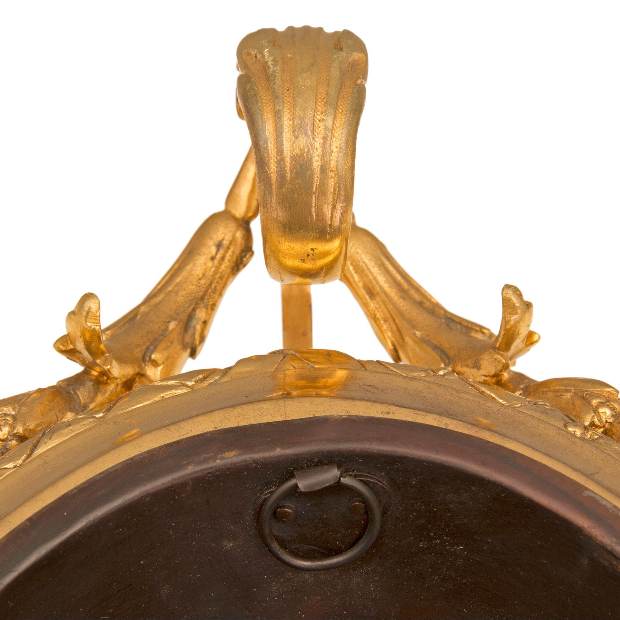 Centre de table en bronze doré d'époque St. Belle poque du 19ème siècle de style Louis XVI en vente 2