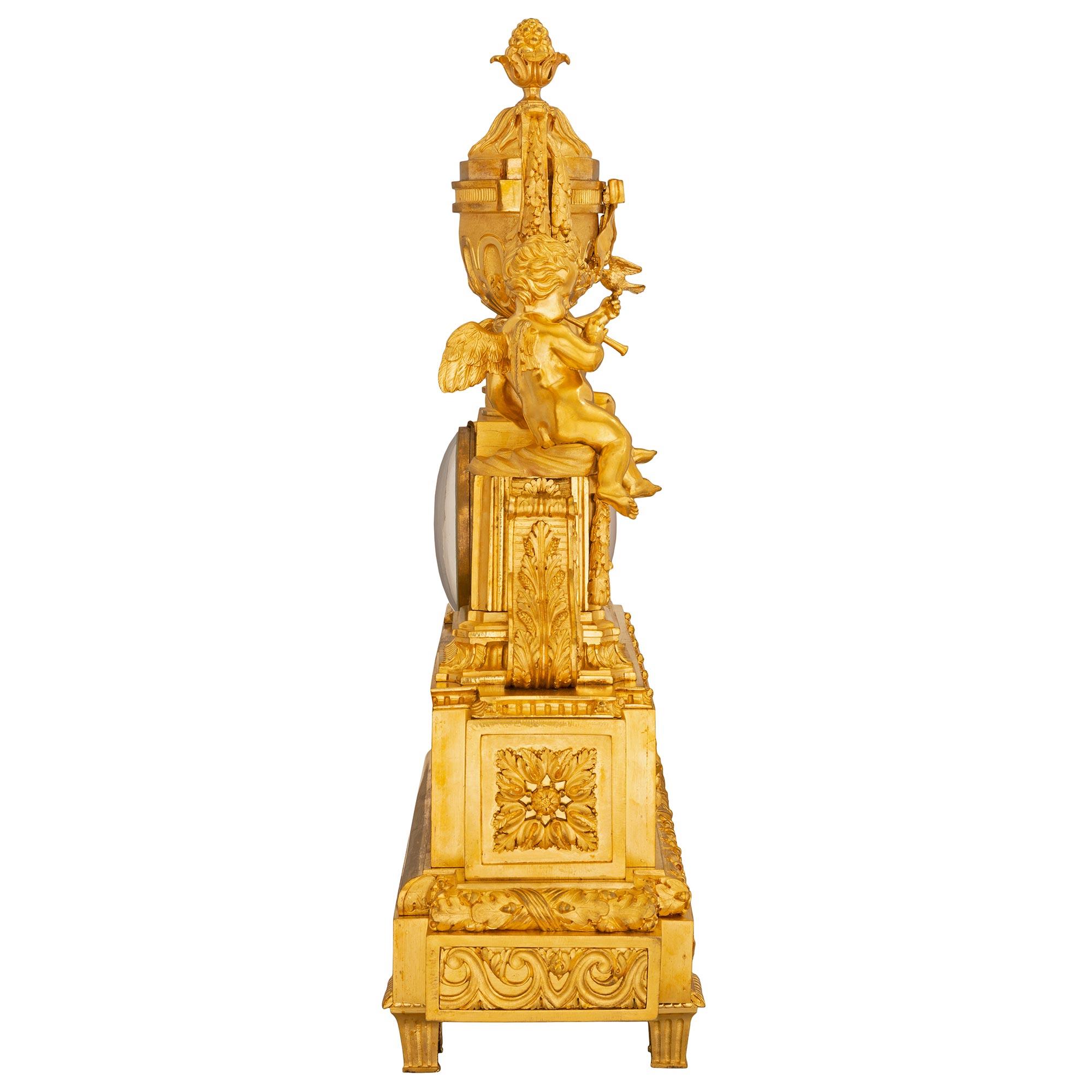 French 19th Century Louis XVI St. Belle Époque Period Ormolu Clock In Good Condition For Sale In West Palm Beach, FL