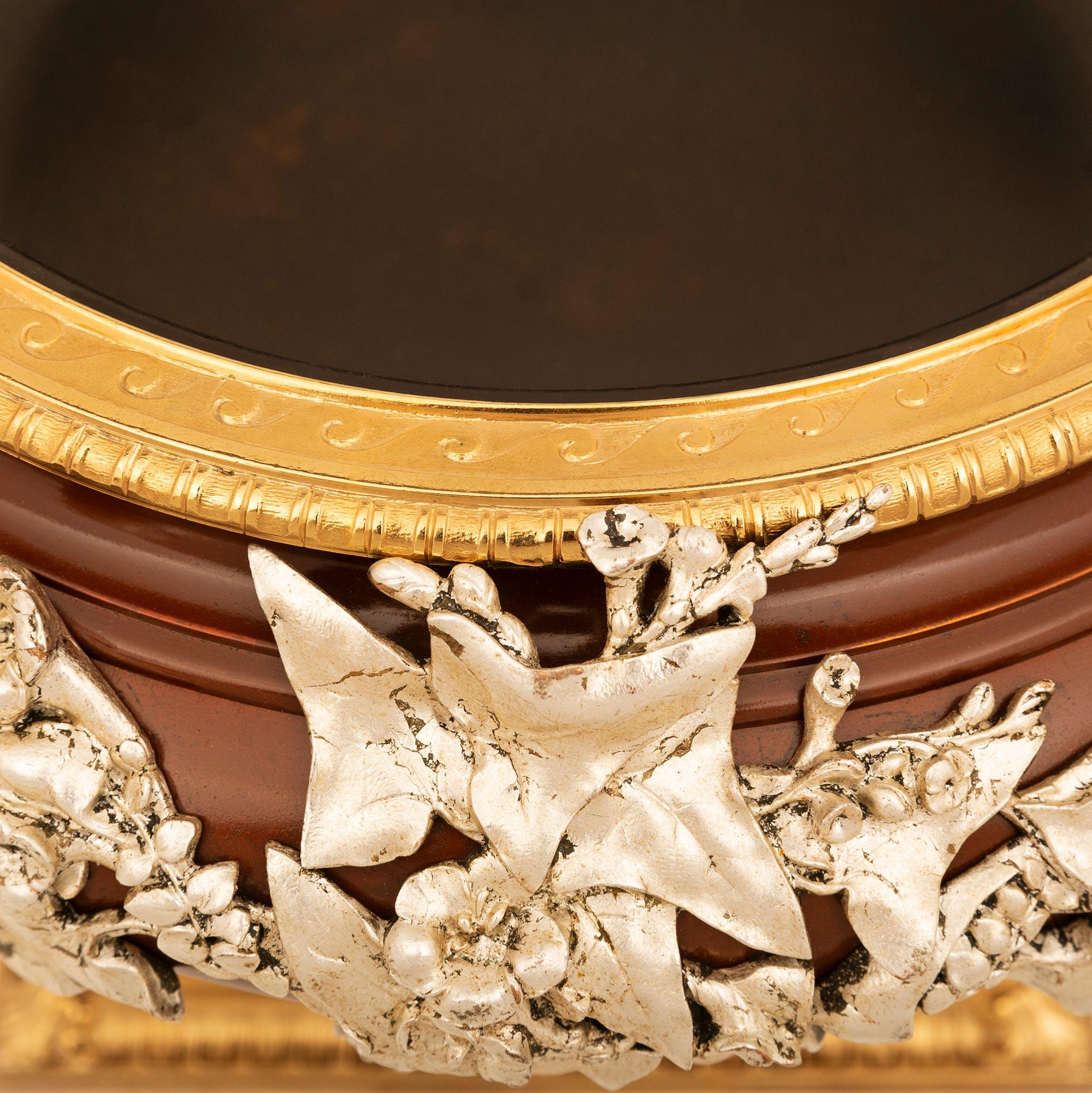Parure francese del XIX secolo in bronzo, ormolu e argento di epoca Luigi XVI in vendita 7