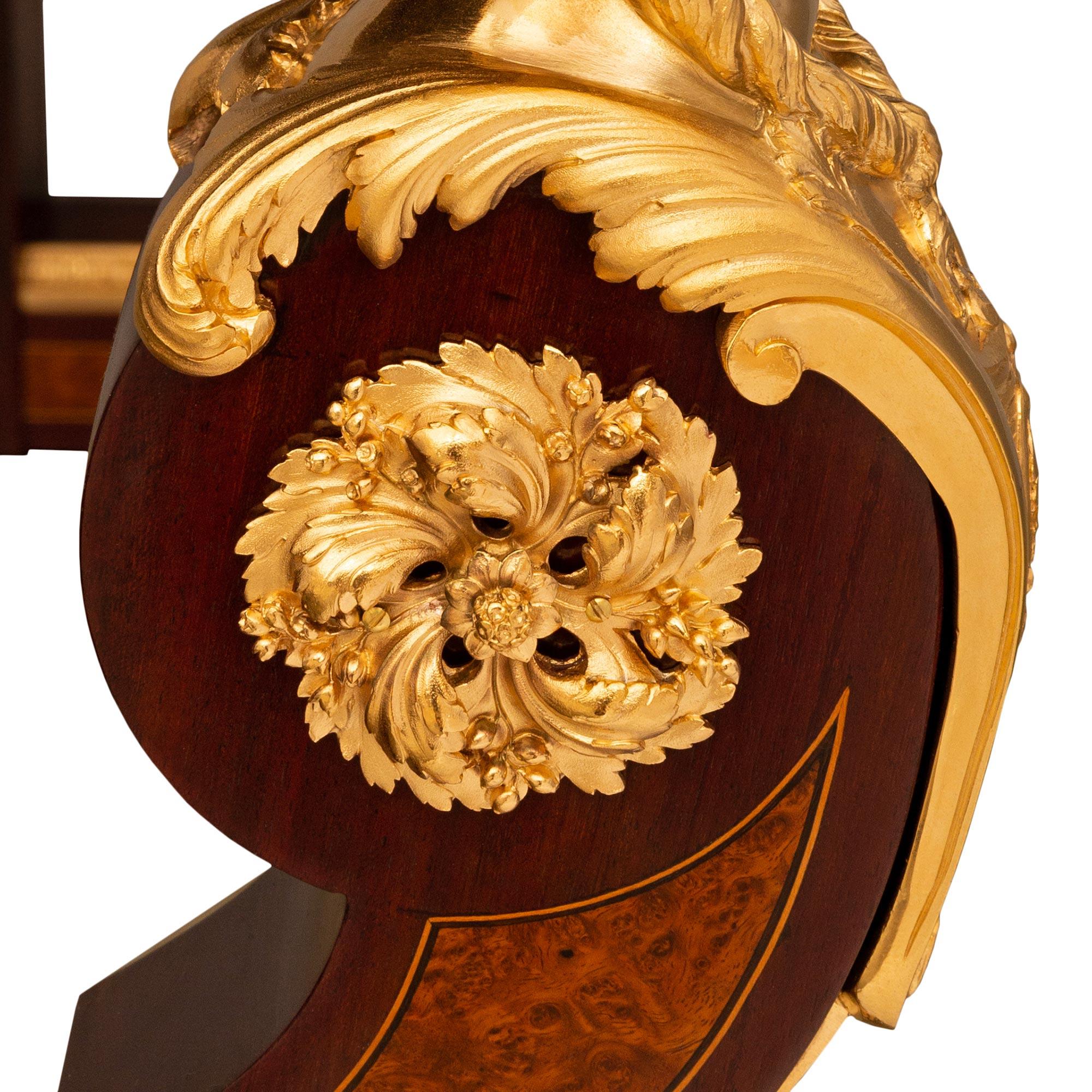 Console Louis XVI du XIXe siècle en bois de ronce, acajou, bronze doré et marbre en vente 3