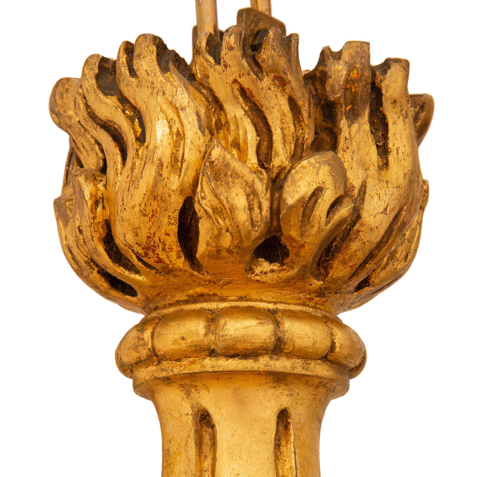 Lampadario a sei bracci in legno dorato circolare francese del XIX secolo Luigi XVI St. In condizioni buone in vendita a West Palm Beach, FL