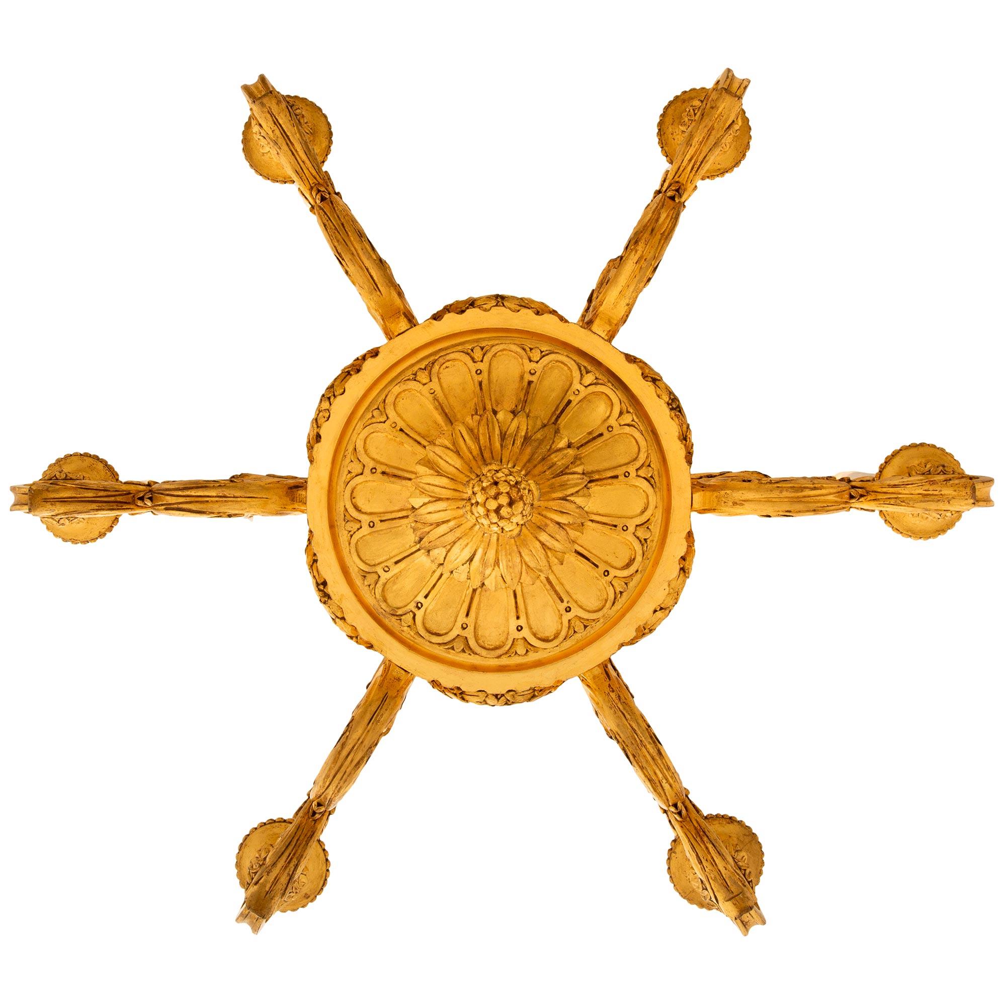 Lampadario a sei bracci in legno dorato circolare francese del XIX secolo Luigi XVI St. in vendita 3
