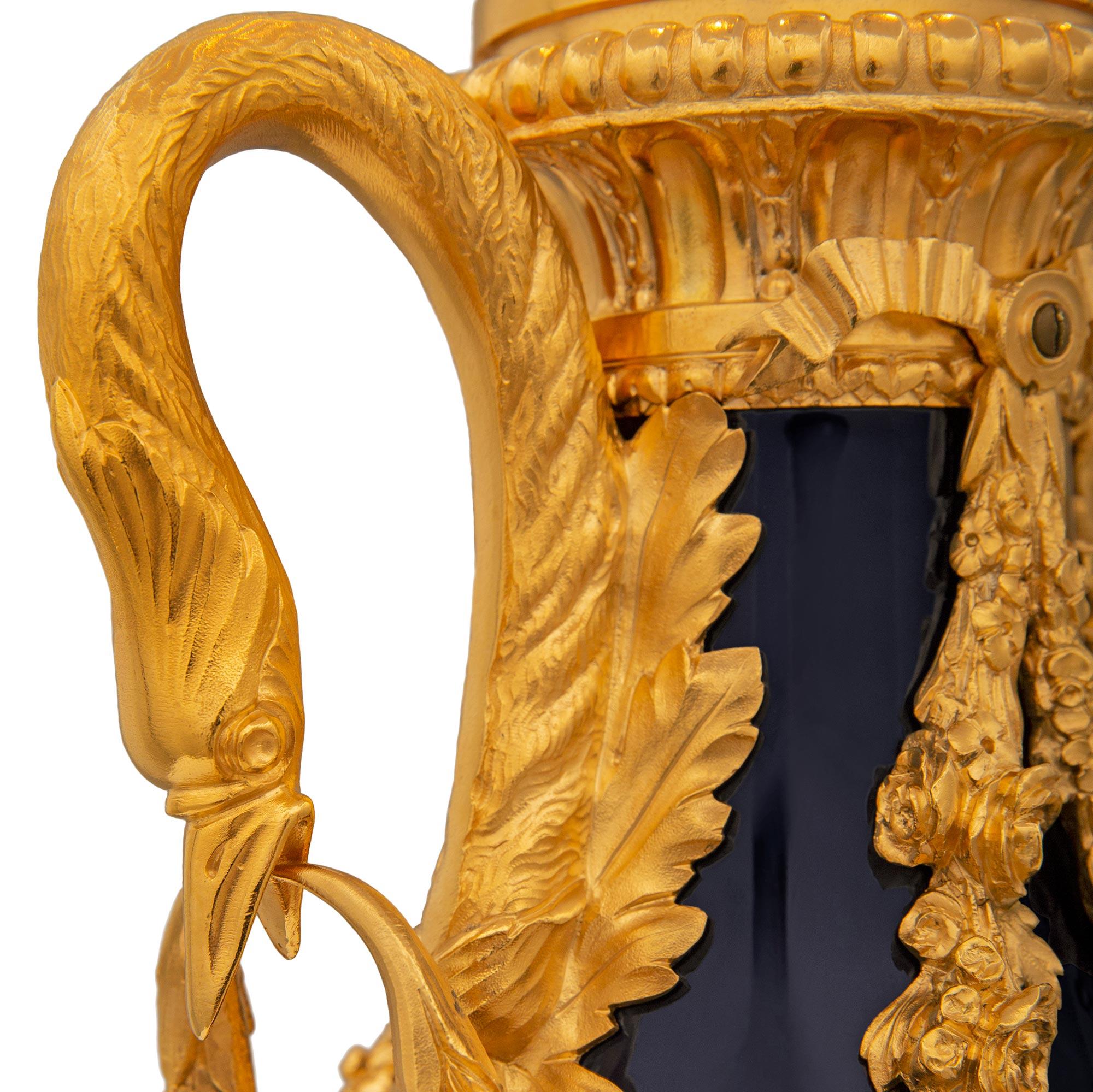 Lampe en porcelaine de Sèvres et bronze doré du 19e siècle, de style Louis XVI en vente 1