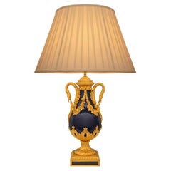 Französische Lampe aus kobaltblauem Sèvres-Porzellan und Ormolu aus dem 19.