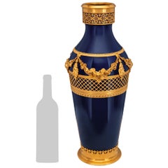Französische Vase aus kobaltblauem Sévres-Porzellan und Ormolu aus dem 19.