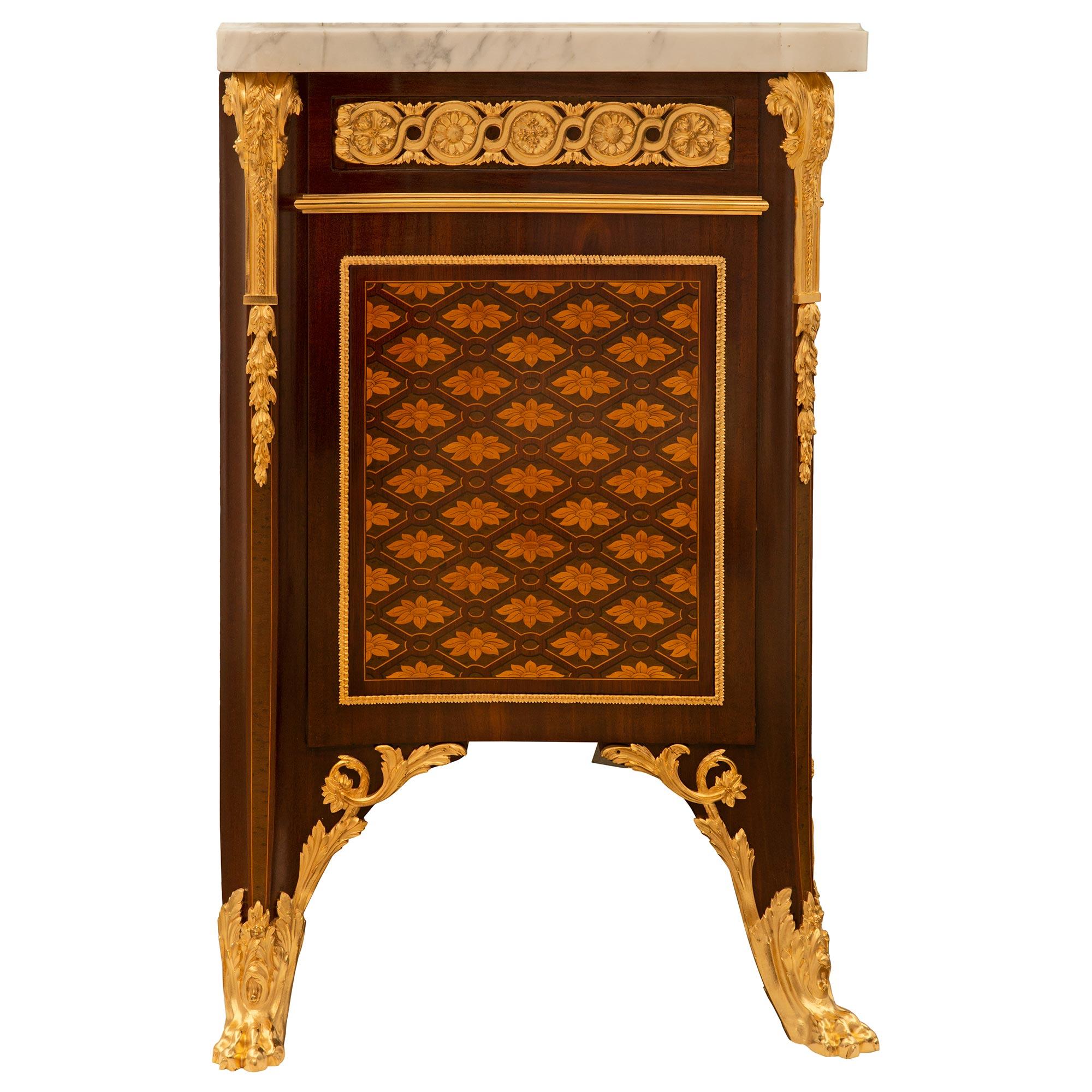 French 19th Century Louis XVI St. Commode For Sale 1
