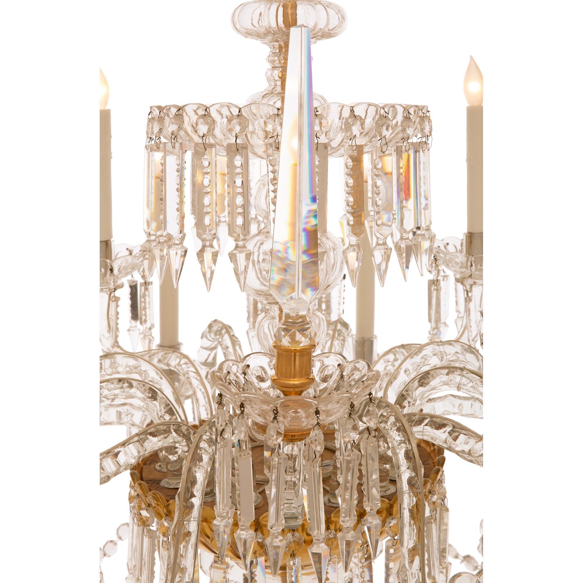 Lustre français du 19e siècle de style Louis XVI en cristal et bronze doré Bon état - En vente à West Palm Beach, FL