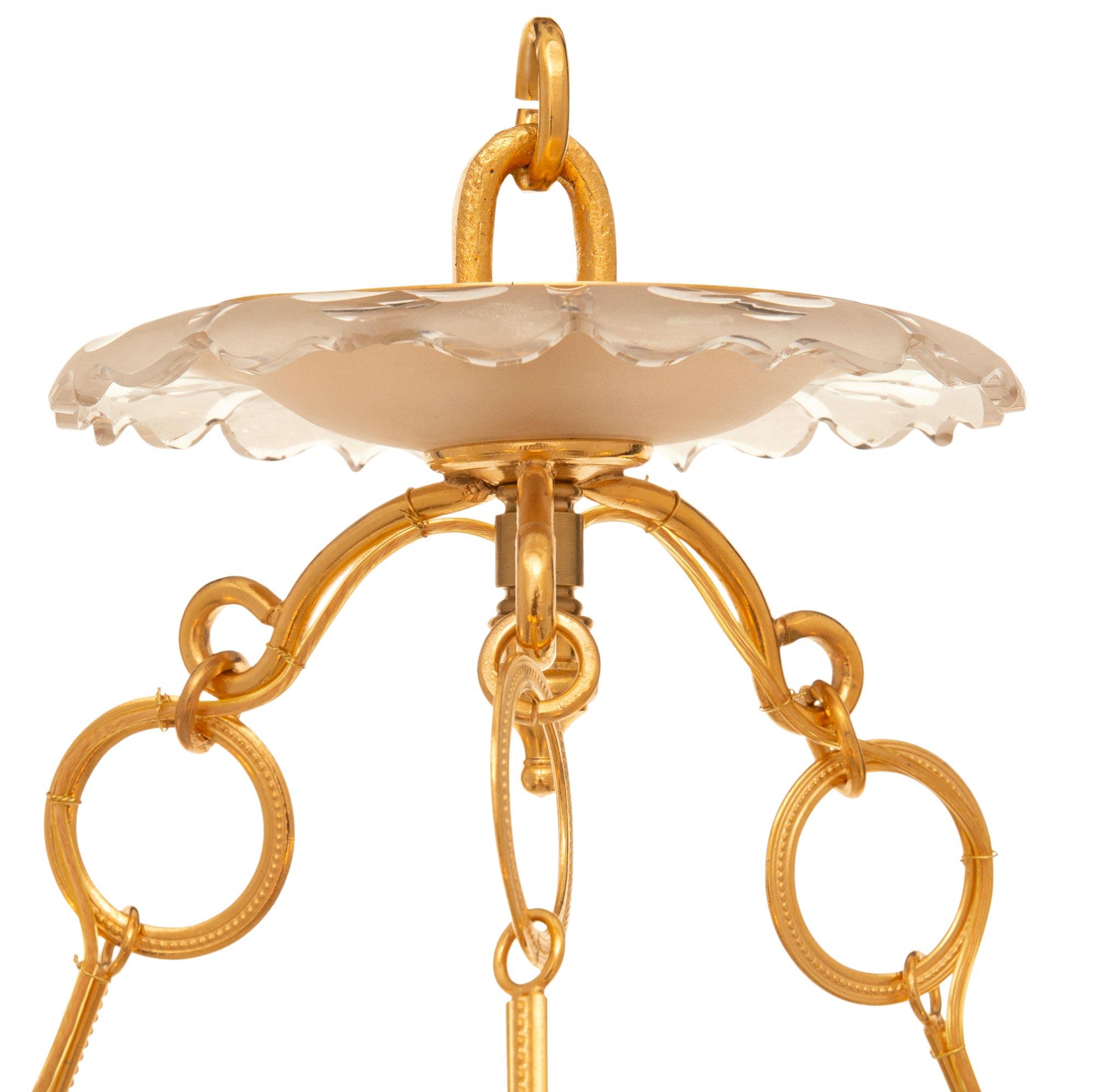 Francese Lampadario francese del XIX secolo St. Louis Crystal e Ormolu in vendita