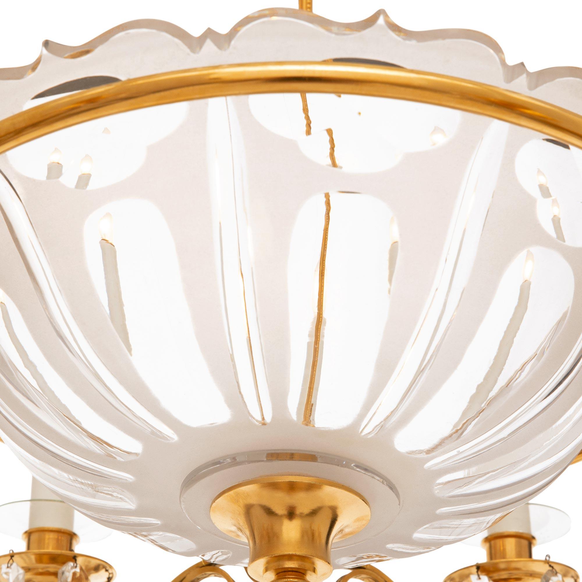 Lampadario francese del XIX secolo St. Louis Crystal e Ormolu in vendita 1