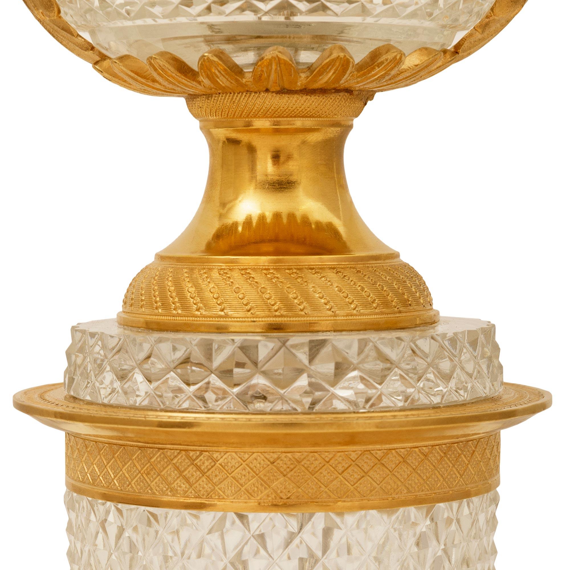 Lámpara francesa del siglo XIX de cristal y ormolu de estilo Luis XVI en venta 2