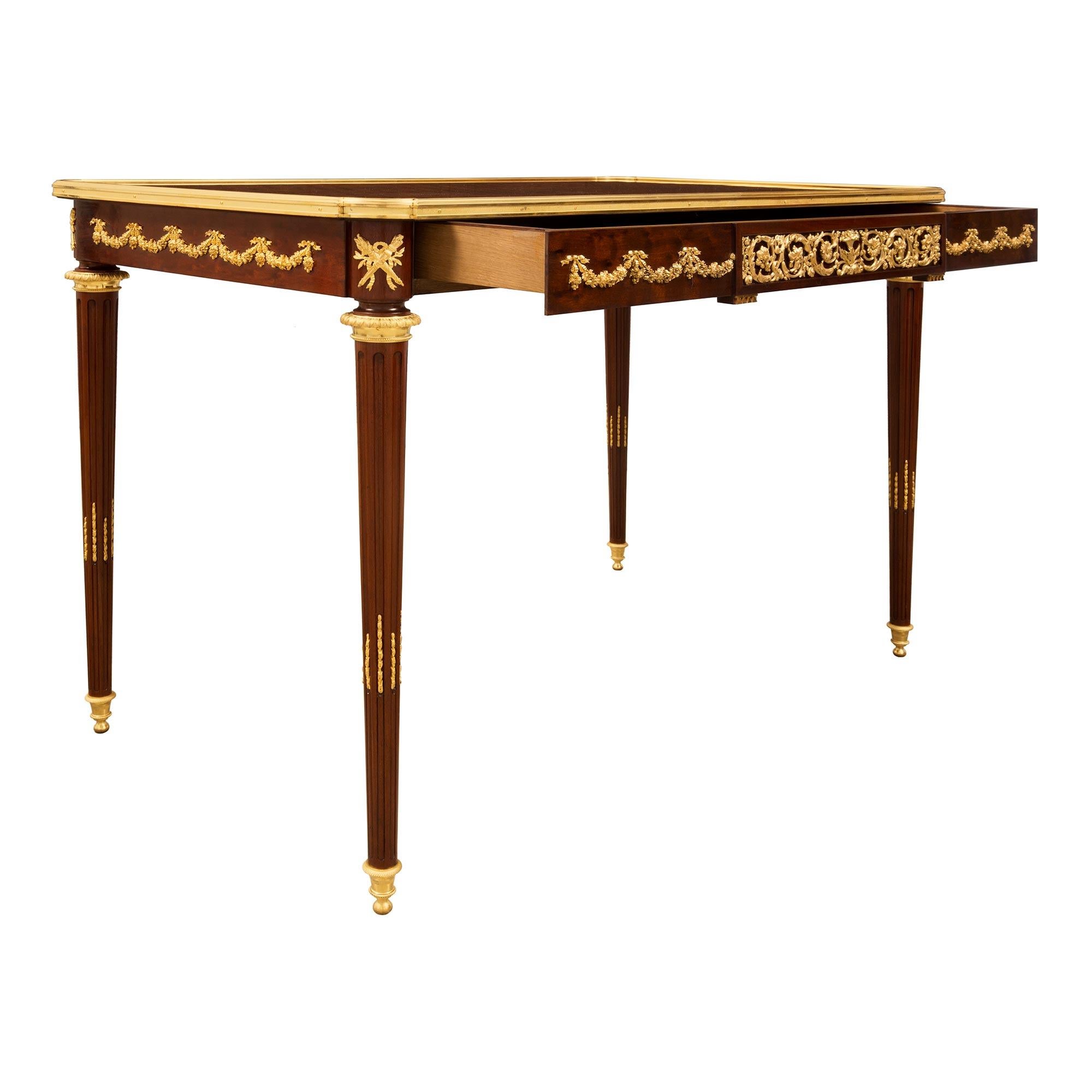 French 19th Century Louis XVI St. Desk/Center Table Attributed to Francois Link In Good Condition For Sale In West Palm Beach, FL